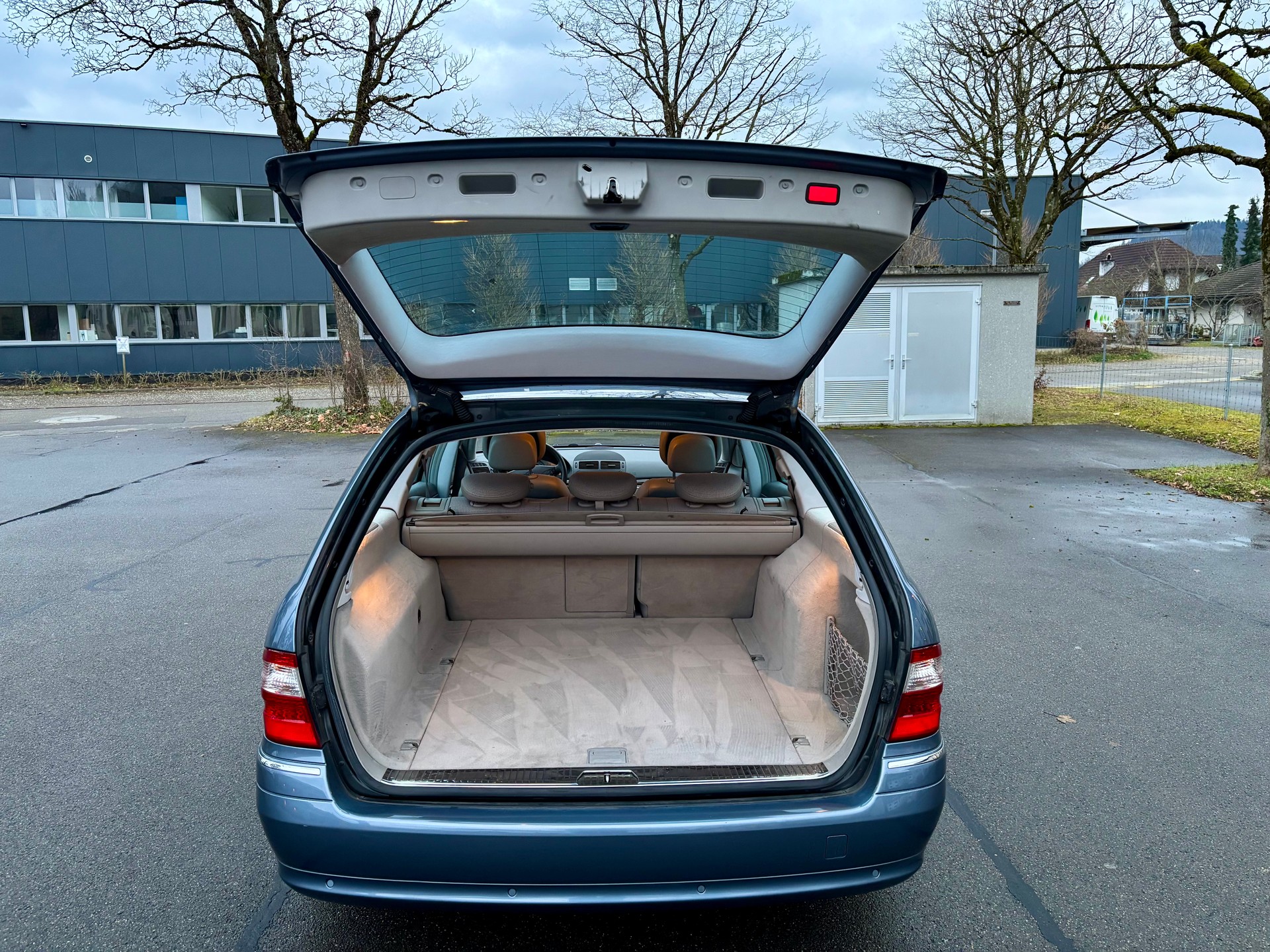 MERCEDES-BENZ E 280 Avantgarde-image-1