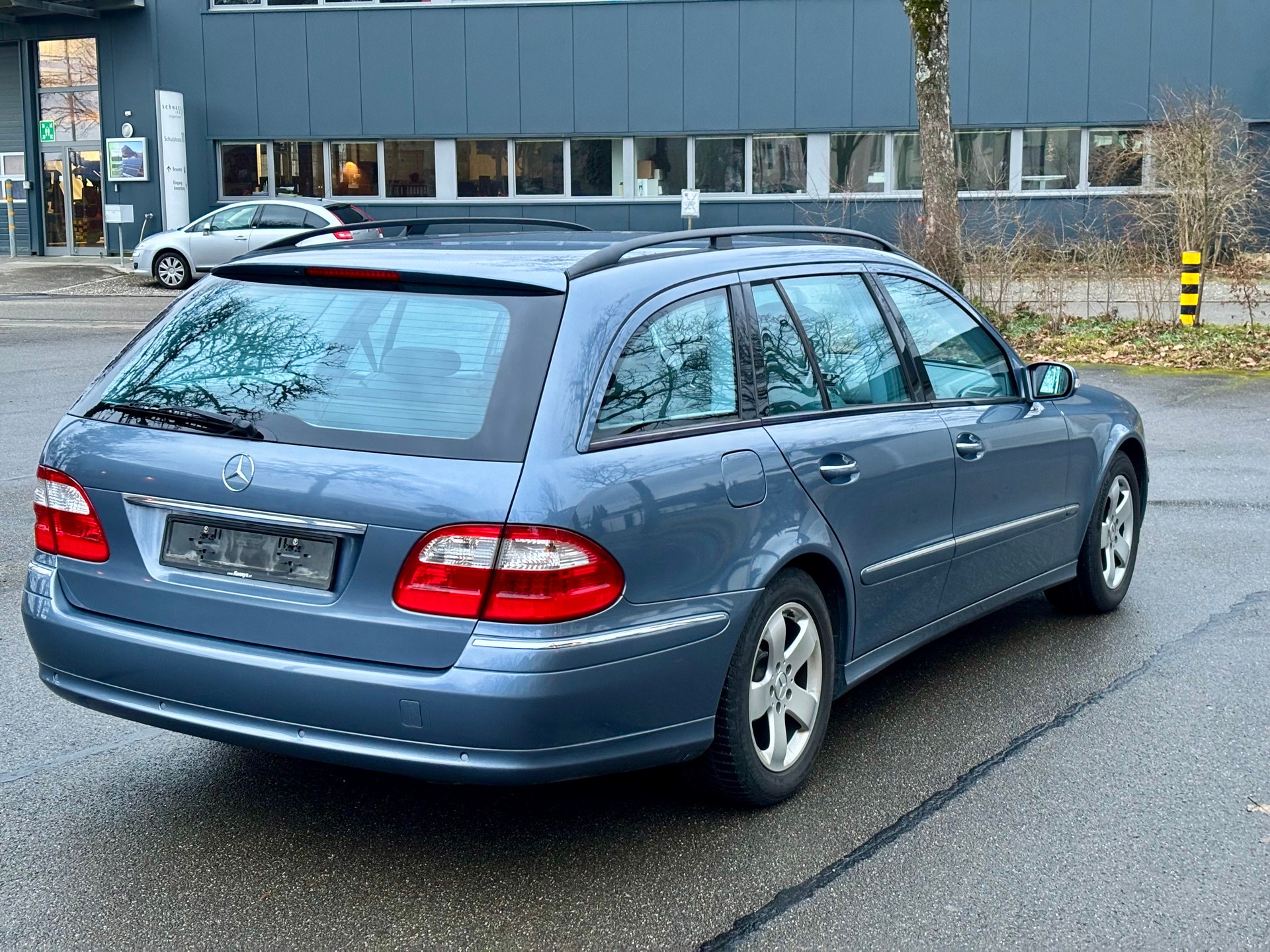 MERCEDES-BENZ E 280 Avantgarde-image-2