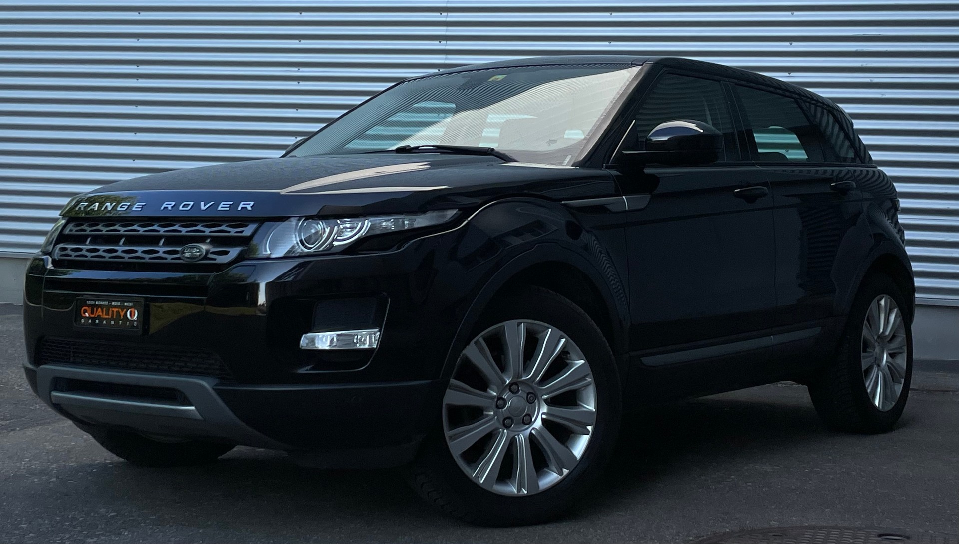 LAND ROVER Range Rover Evoque 2.2 TD4 Dynamic-image-1