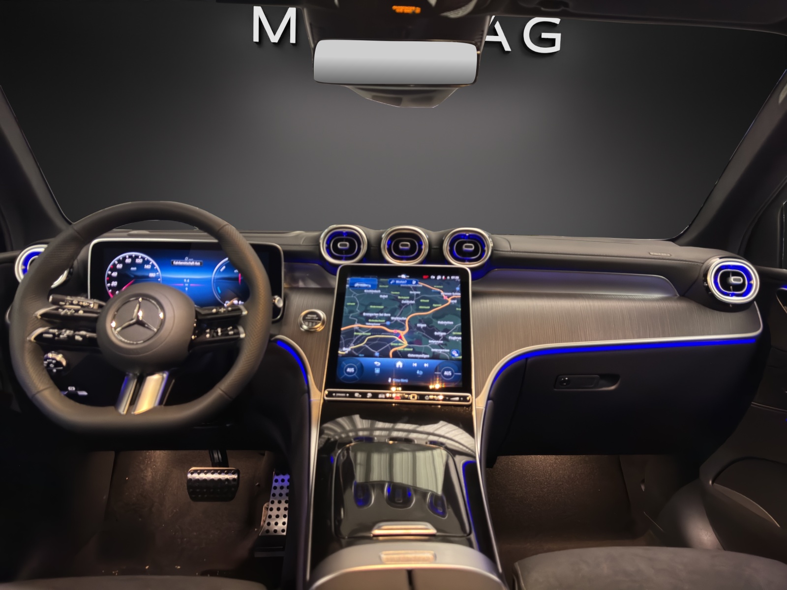 MERCEDES-BENZ GLC 300 e 4M EQ Star AMG Line-image-9