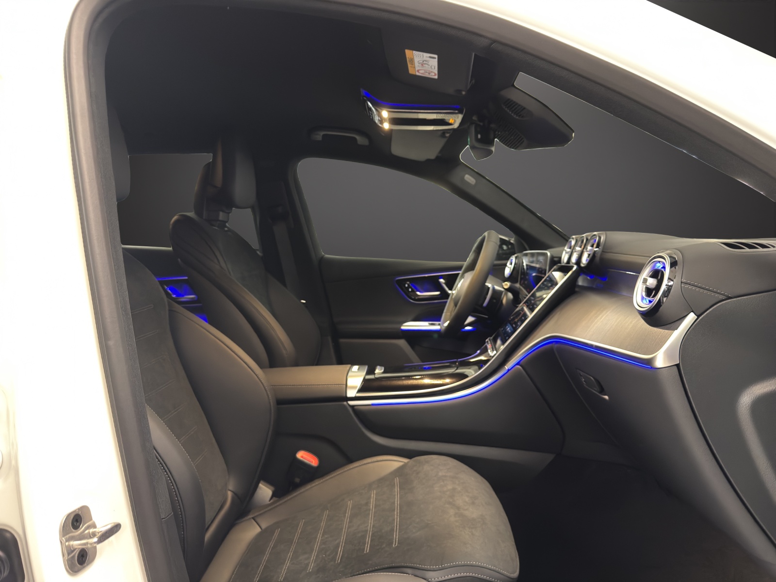 MERCEDES-BENZ GLC 300 e 4M EQ Star AMG Line-image-10