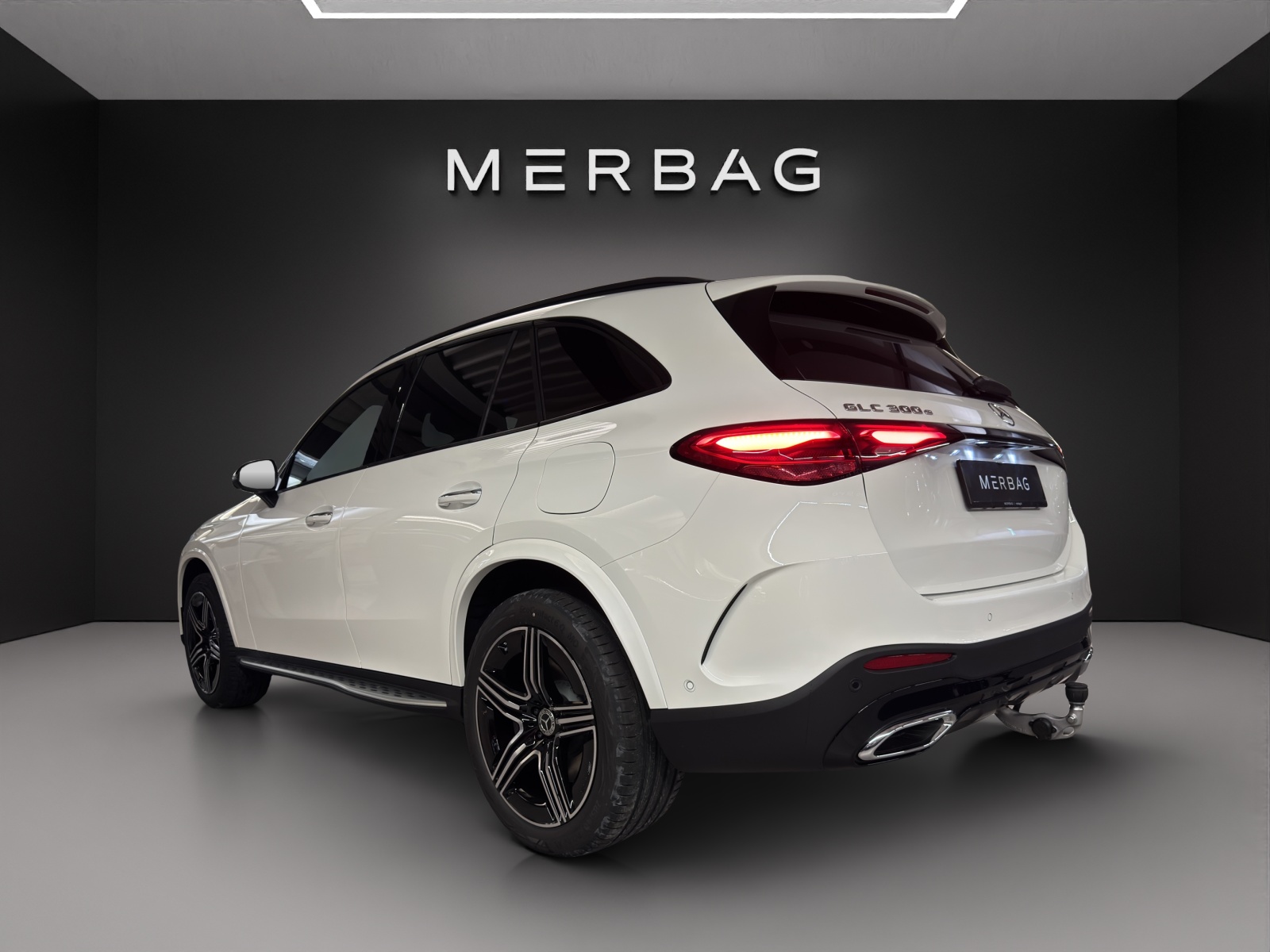 MERCEDES-BENZ GLC 300 e 4M EQ Star AMG Line-image-3