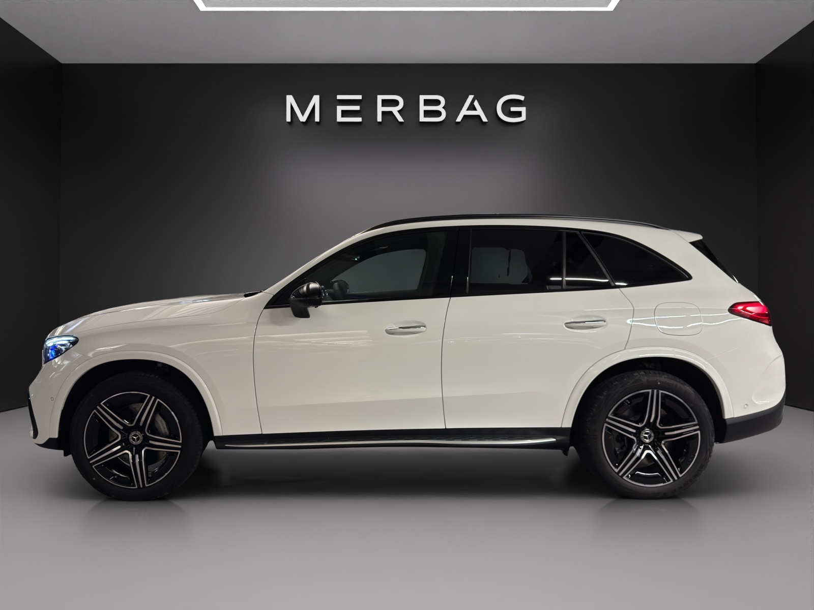 MERCEDES-BENZ GLC 300 e 4M EQ Star AMG Line-image-1