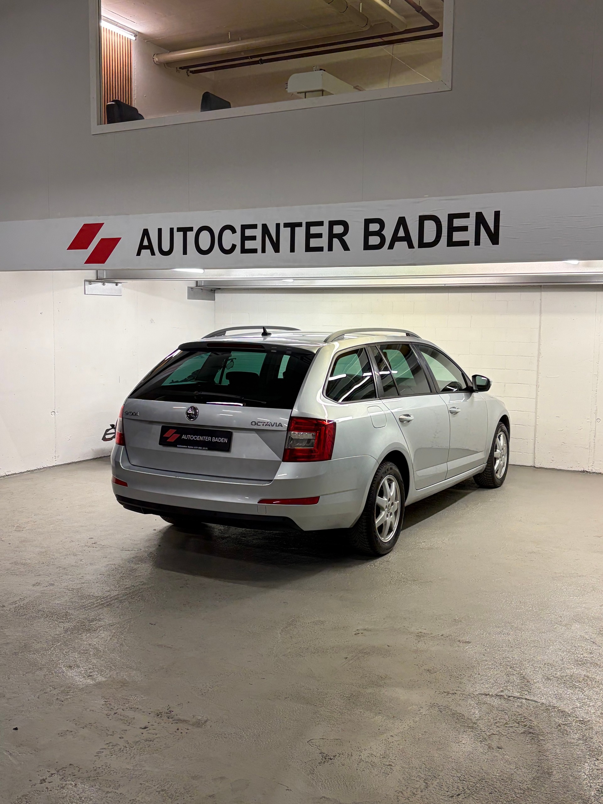 SKODA Octavia Combi 1.6 TDI Ambition DSG-image-3