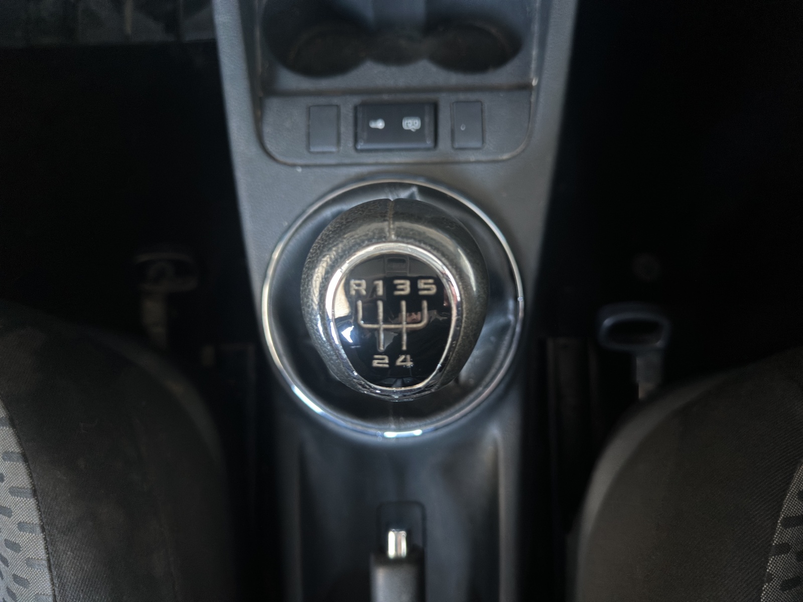 SKODA Fabia 1.2 TSI Family-image-9