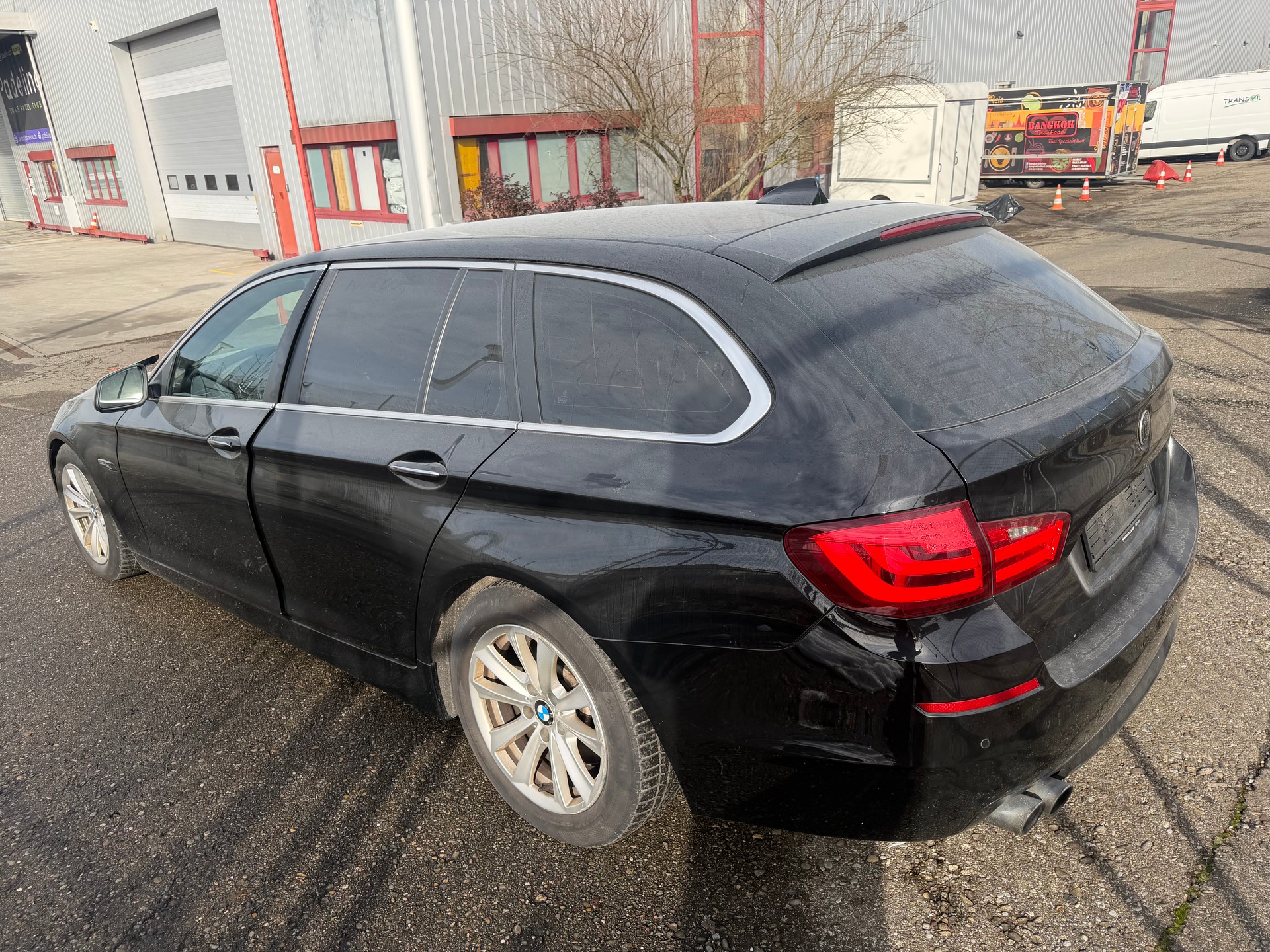 BMW 530d xDrive Touring Steptronic-image-4