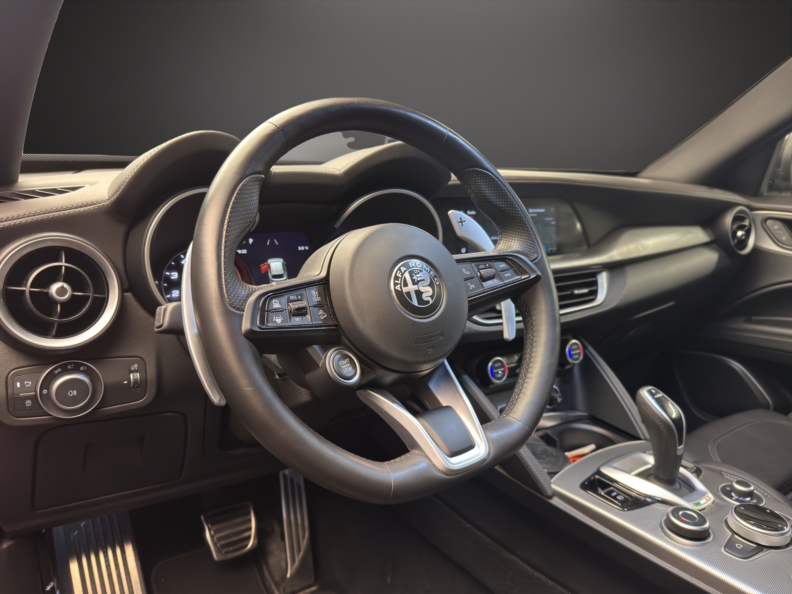 ALFA ROMEO Stelvio 2.0 Veloce Q4 Automatic-image-11