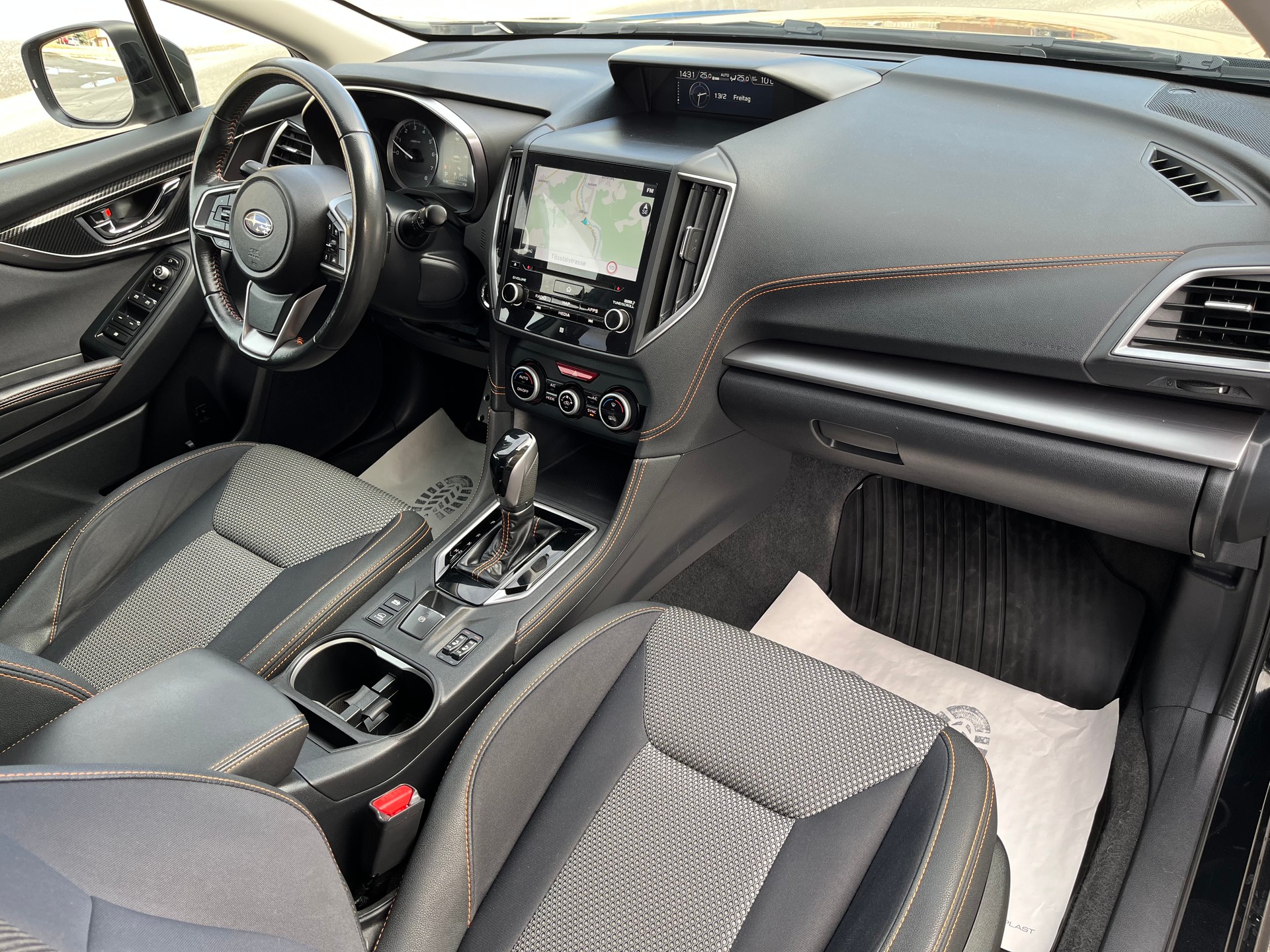 SUBARU XV 2.0 Swiss Plus AWD Lineartronic-image-14