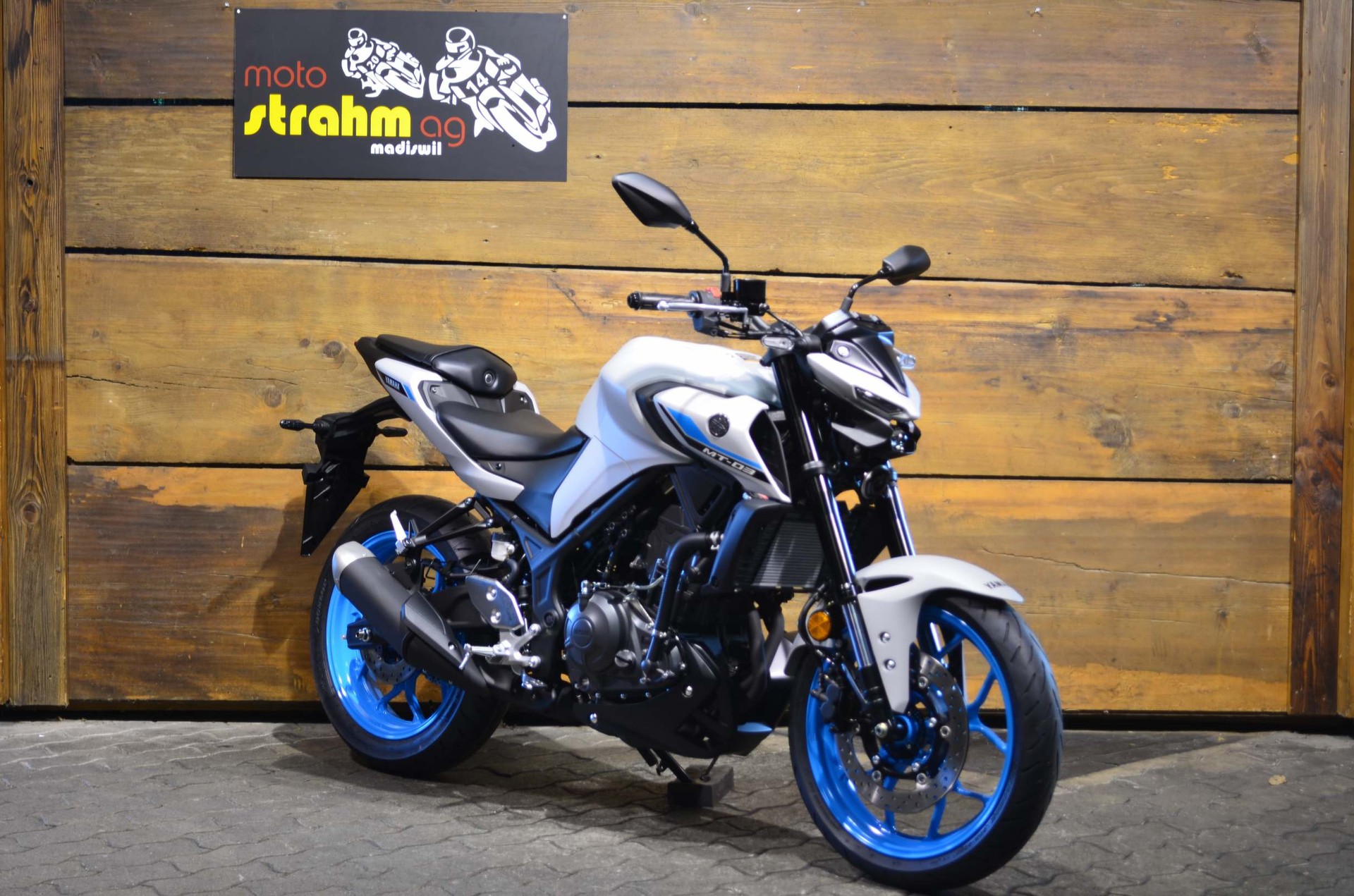 YAMAHA MT-03