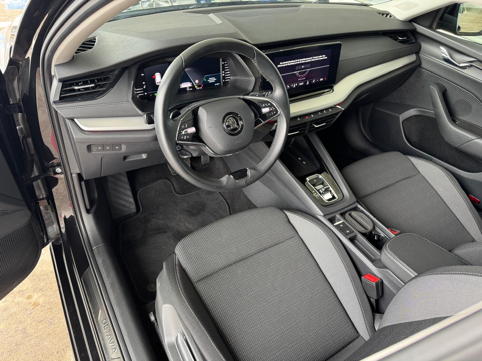 SKODA Octavia Combi 1.5 TSI Ambition DSG-image-8
