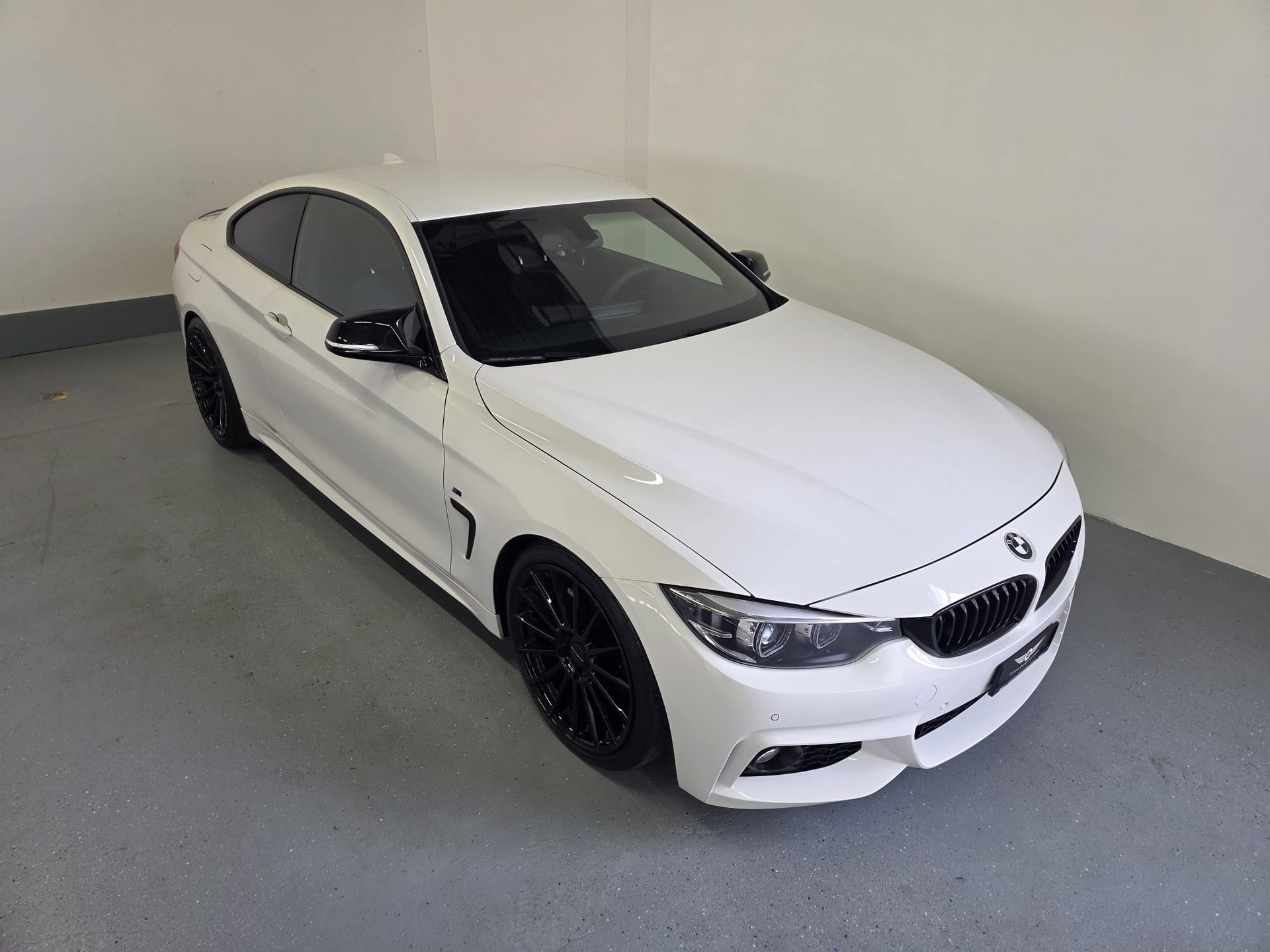 BMW 420i Coupé M Sport Steptronic-image-0