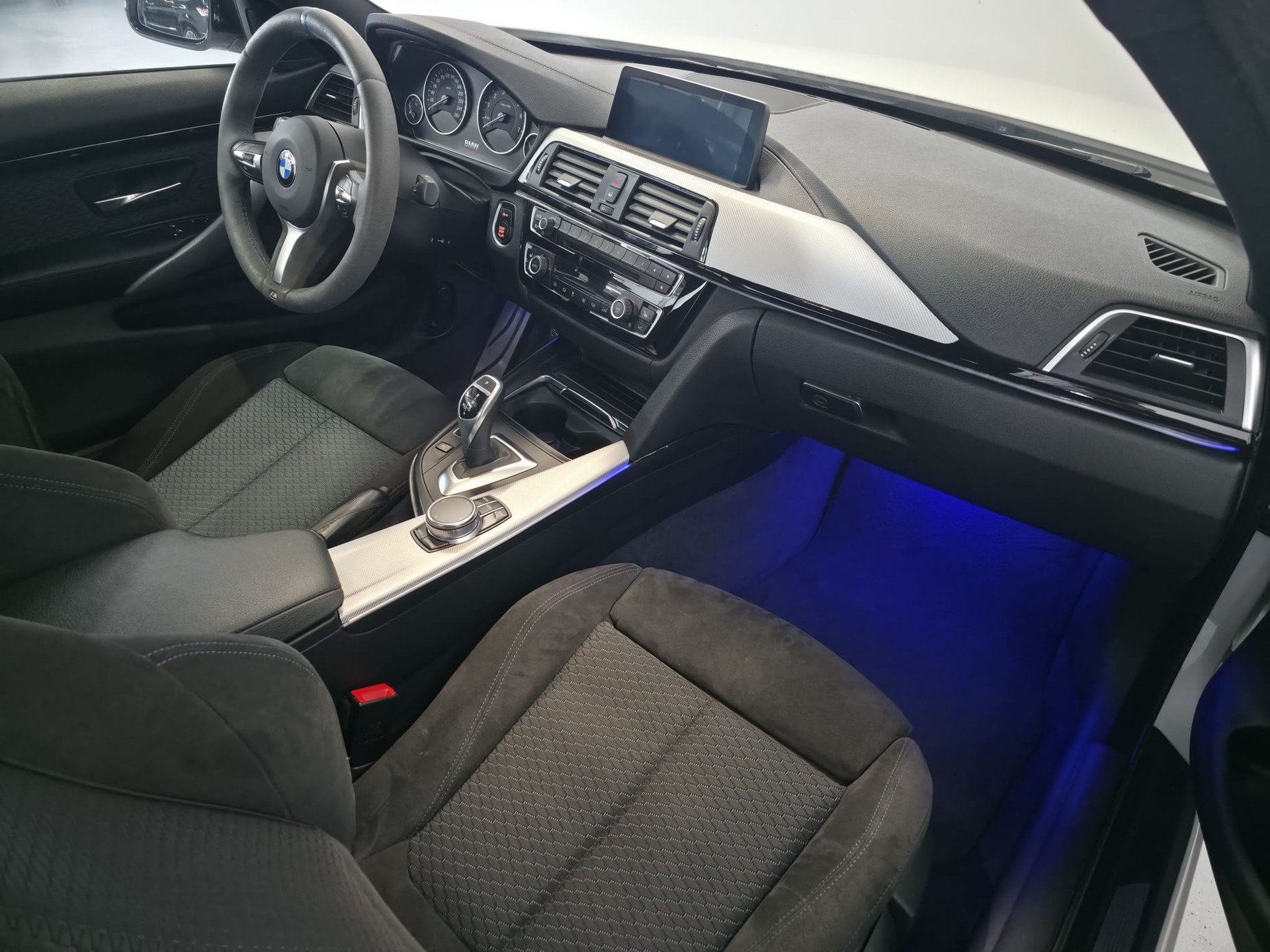 BMW 420i Coupé M Sport Steptronic-image-16