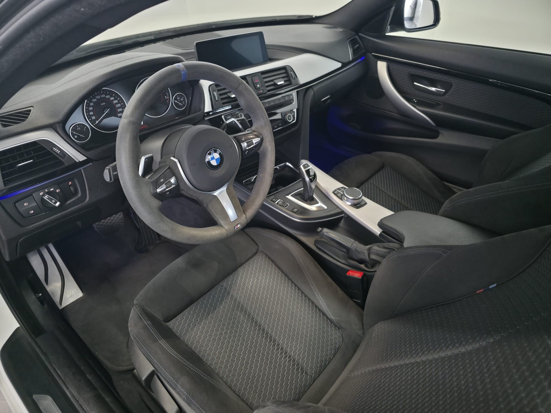 BMW 420i Coupé M Sport Steptronic-image-15