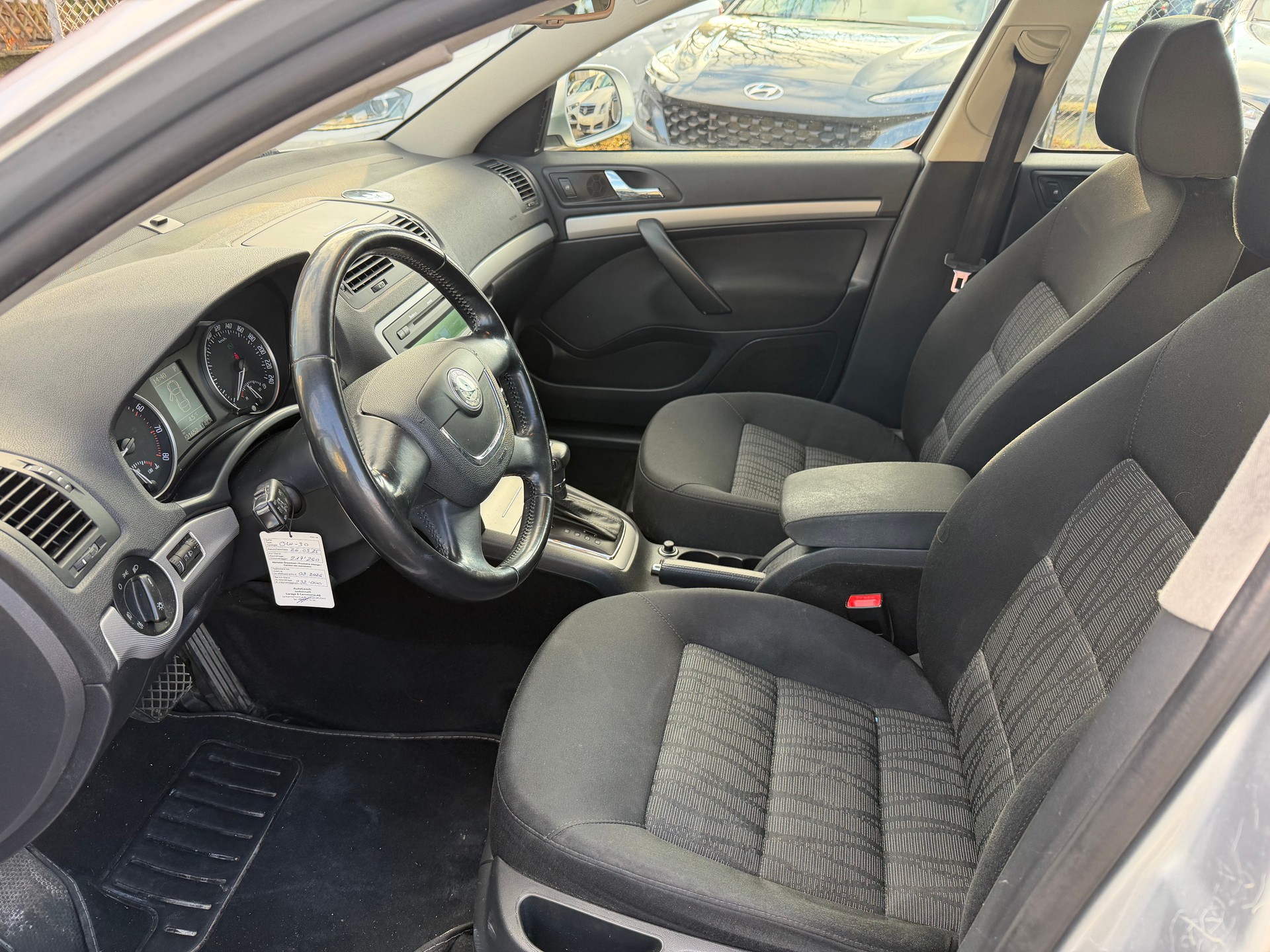 SKODA Octavia Combi 1.4 TSI Classic DSG-image-7