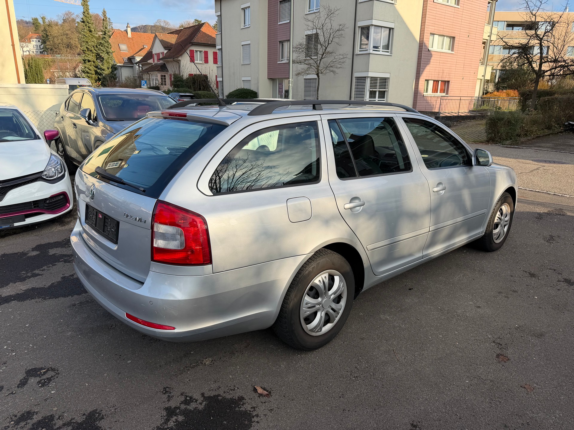 SKODA Octavia Combi 1.4 TSI Classic DSG-image-4