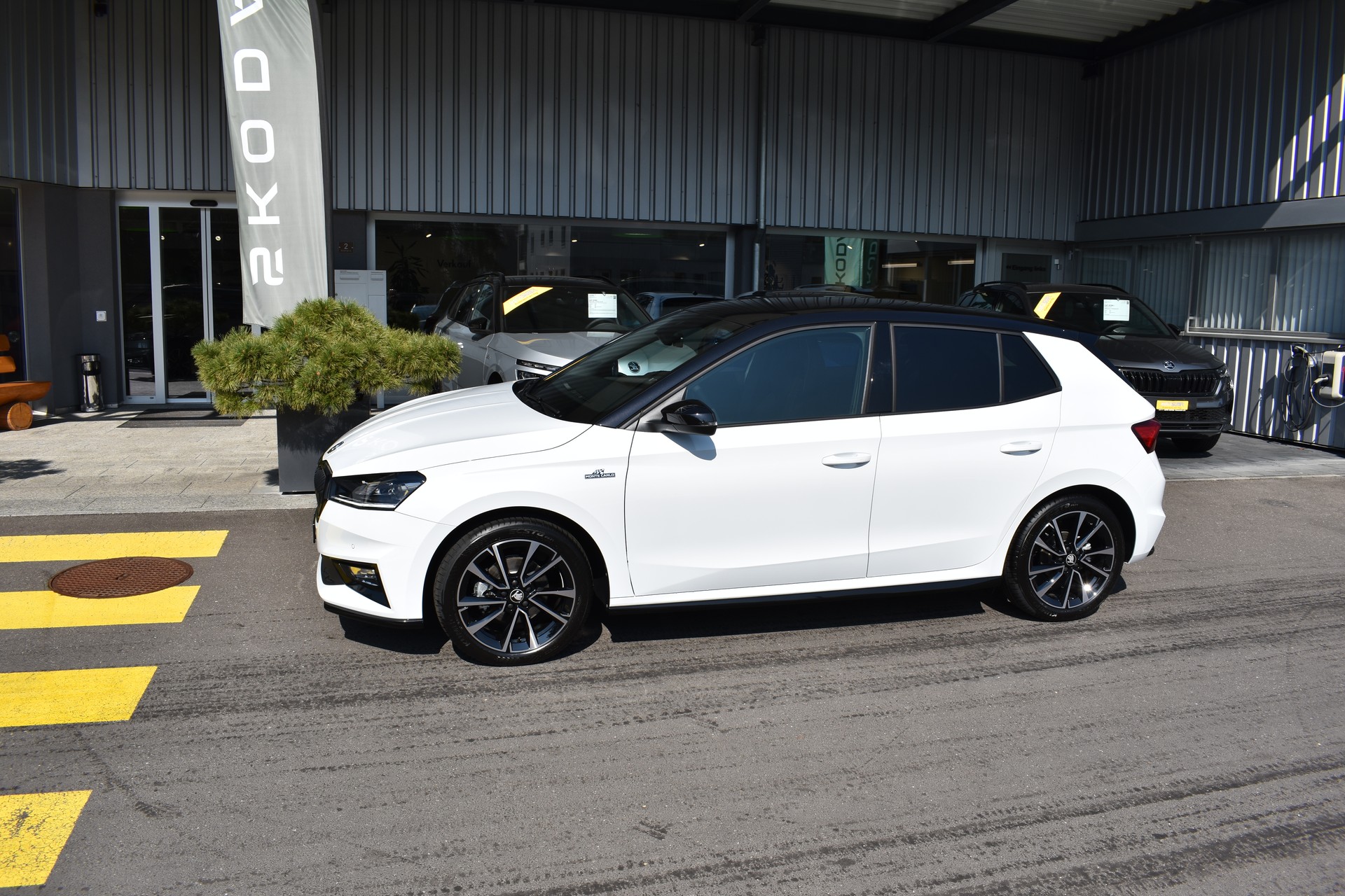 SKODA Fabia 1.5 TSI Monte Carlo DSG-showroom-element-2