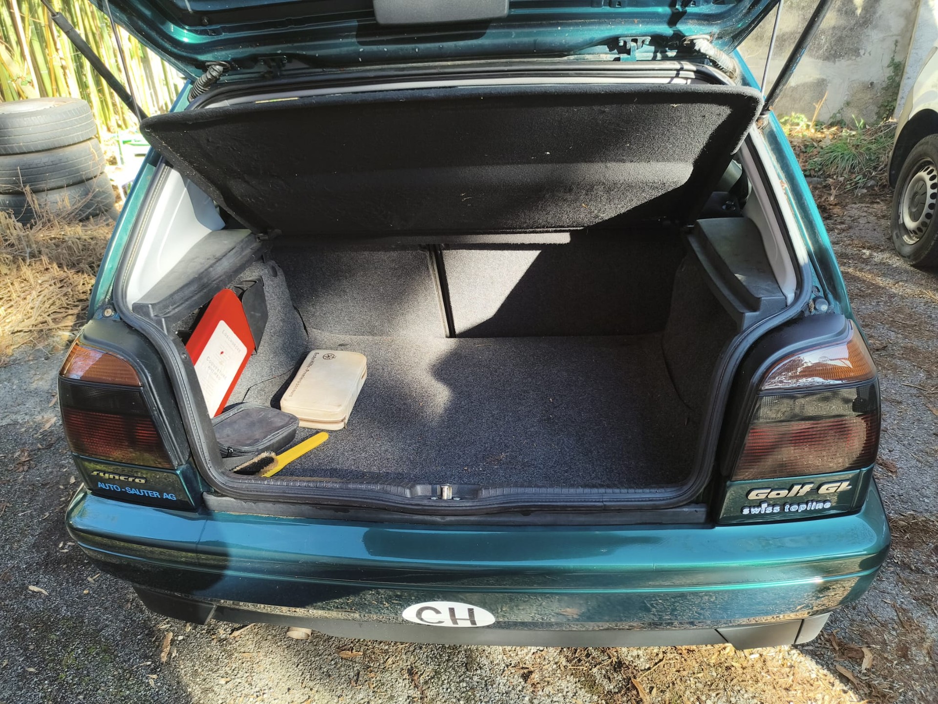 VW Golf 2000 Swiss L. syncro-image-4