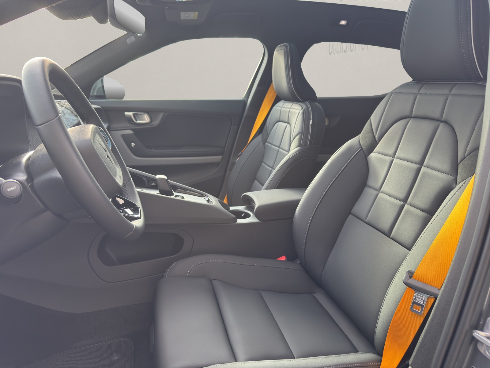 POLESTAR 2 Long Range Dual Motor Performance Prime-image-9