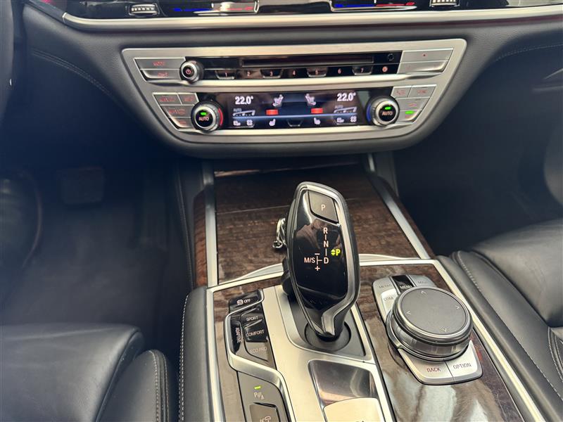 BMW 750Li xDrive Steptronic-image-10