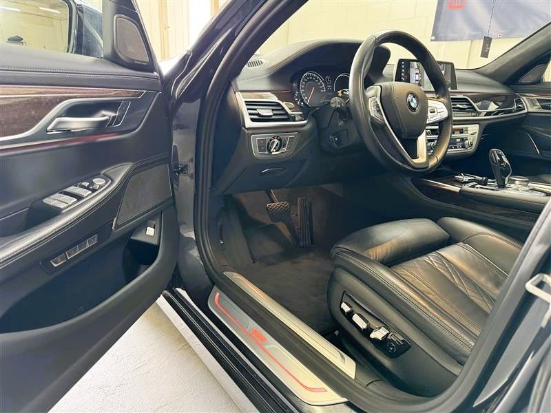 BMW 750Li xDrive Steptronic-image-4