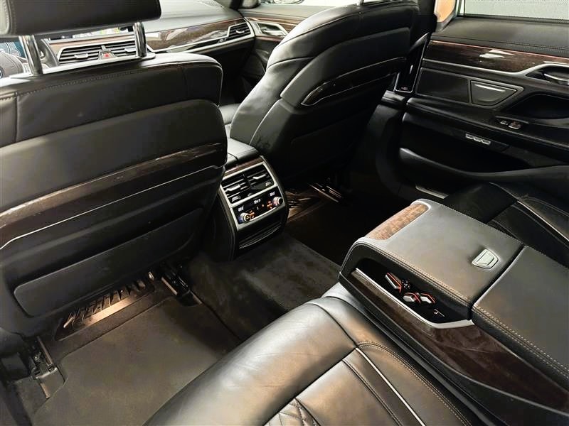 BMW 750Li xDrive Steptronic-image-13