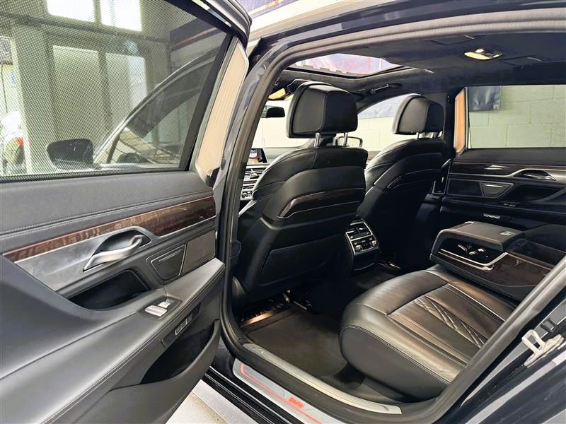 BMW 750Li xDrive Steptronic-image-12
