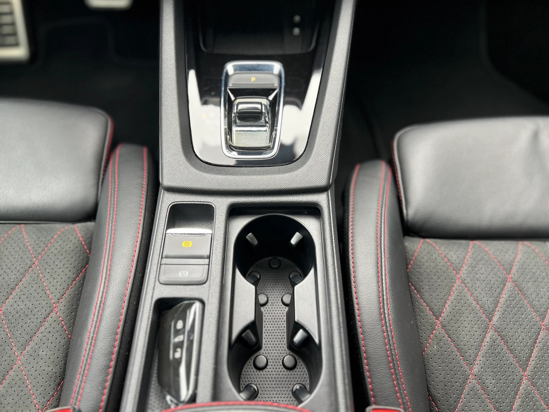 SKODA Octavia Combi 2.0 TSI DSG RS-image-23