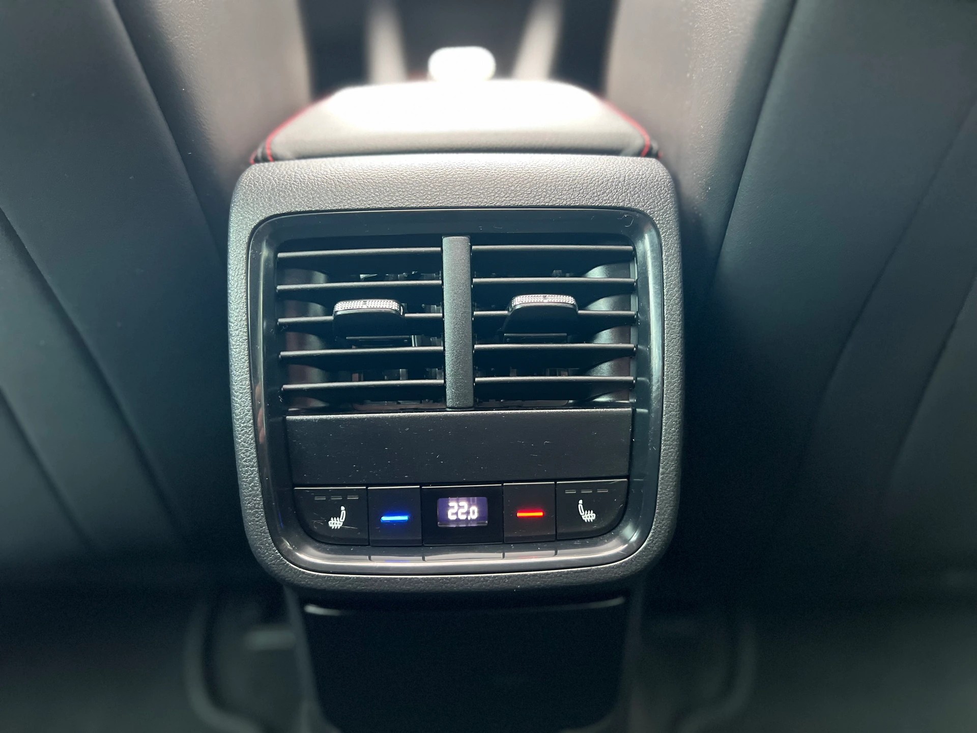 SKODA Octavia Combi 2.0 TSI DSG RS-image-29