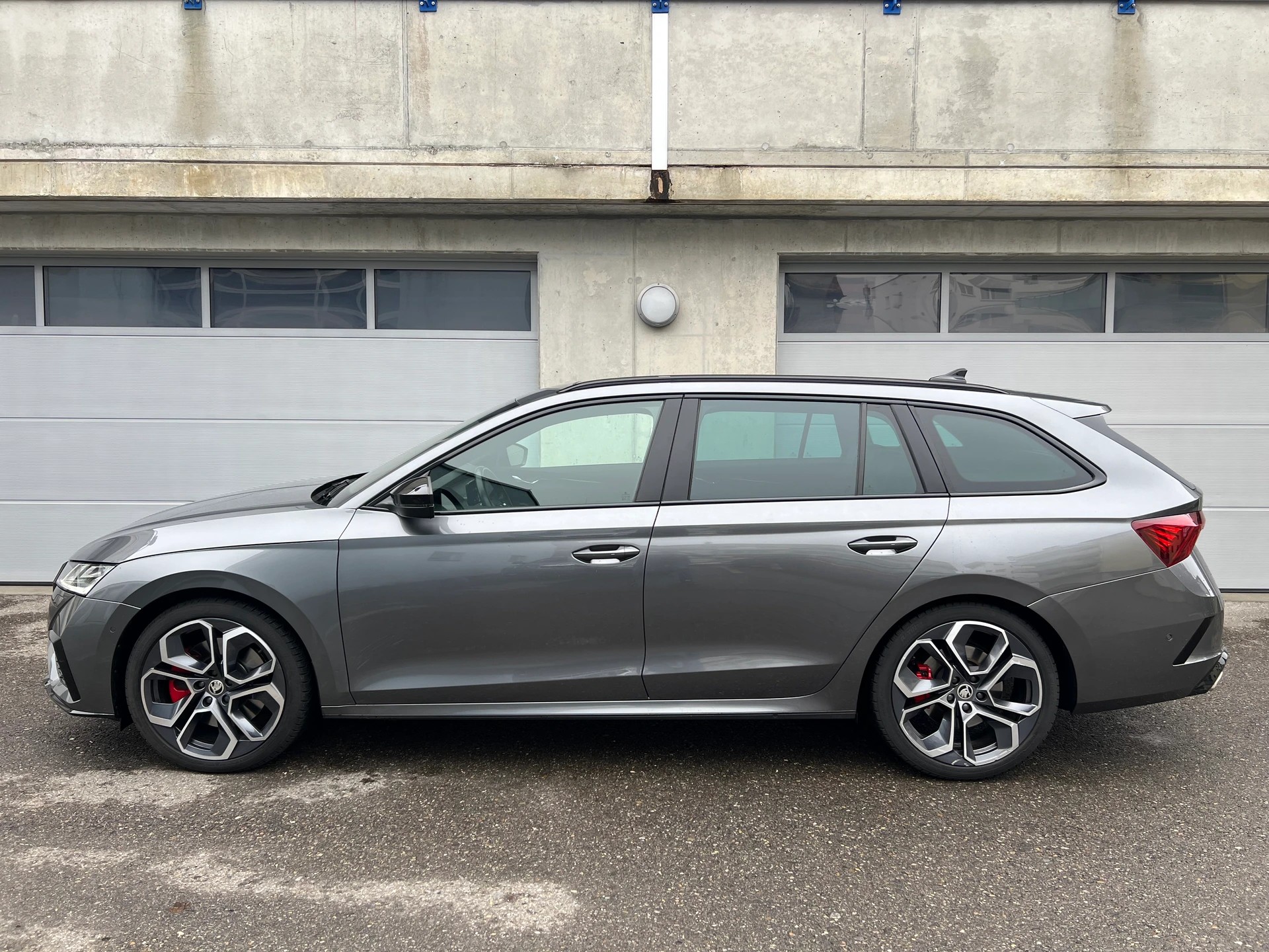 SKODA Octavia Combi 2.0 TSI DSG RS-image-6