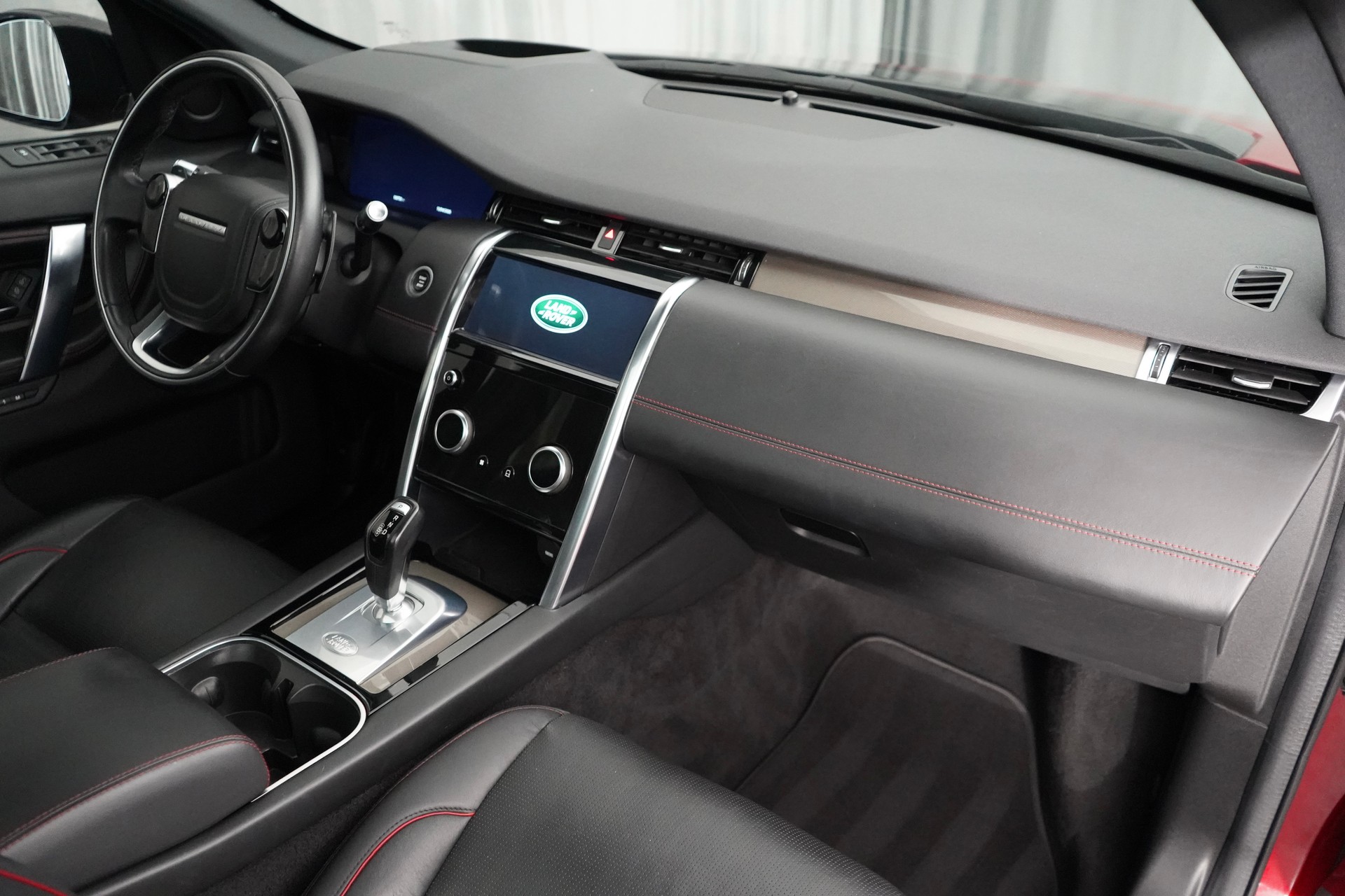 LAND ROVER Discovery Sport R Dyn P250 2.0 Si4 MHEV HSE AT9-image-6
