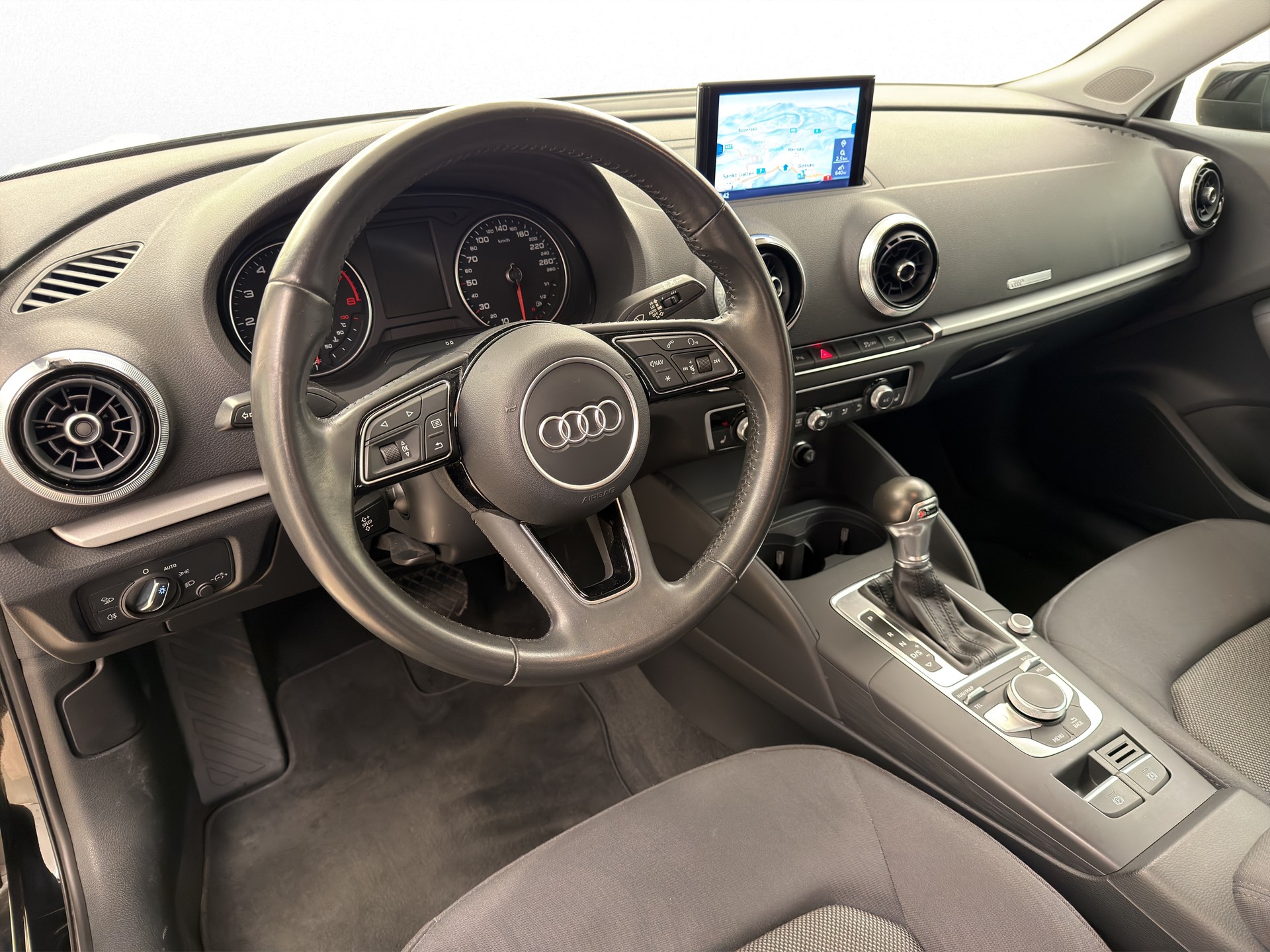 AUDI A3 Sportback 1.5 T FSI S-Tronic-image-13