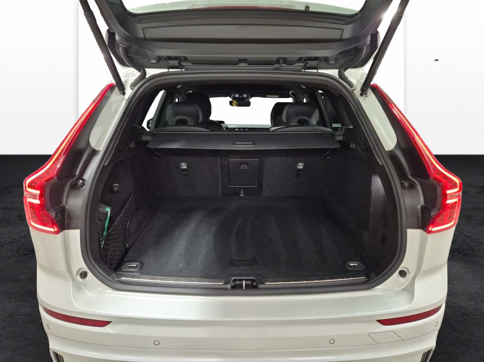 VOLVO XC60 2.0 B5 MH Plus Dark AWD-image-18