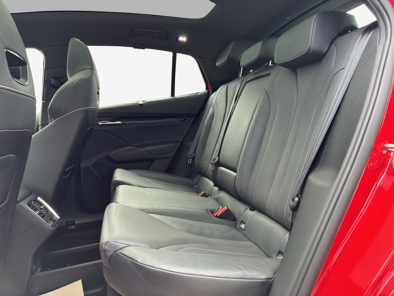SKODA Enyaq Coupé RS iV 80 4x4-image-12