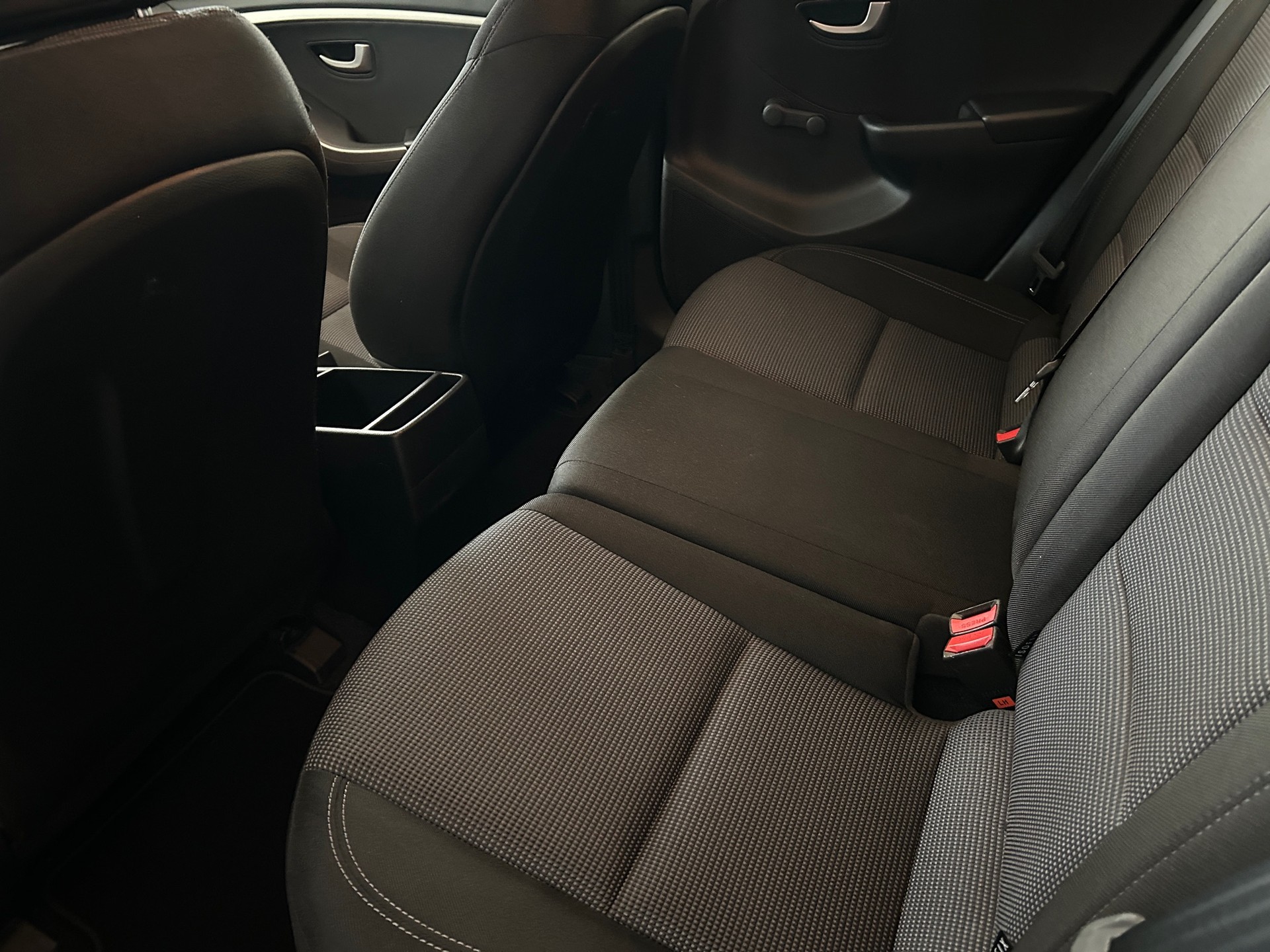 HYUNDAI i30 1.4 Comfort-image-11
