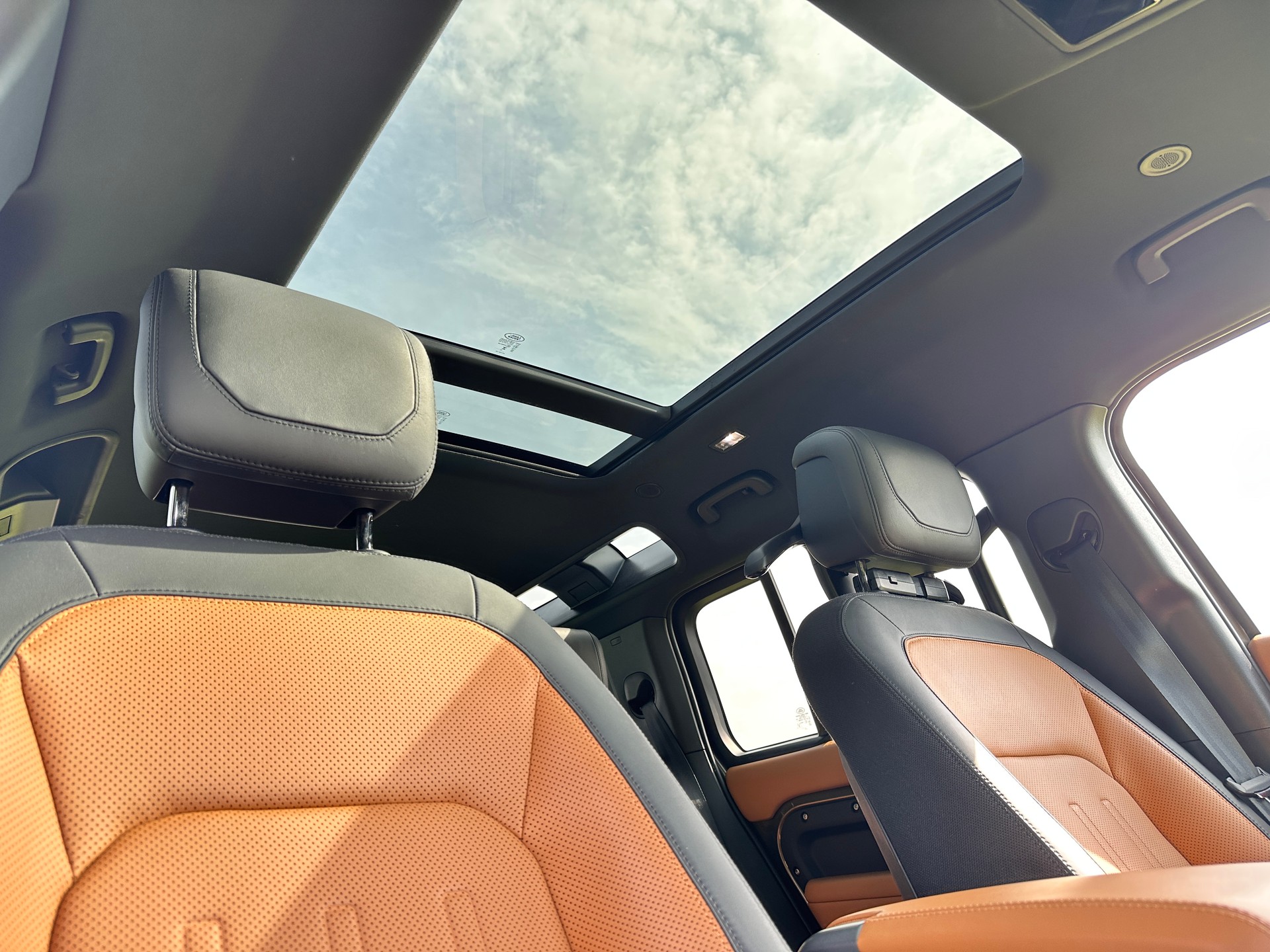 LAND ROVER Defender 110 P400e Si4 PHEV X AT8-image-13