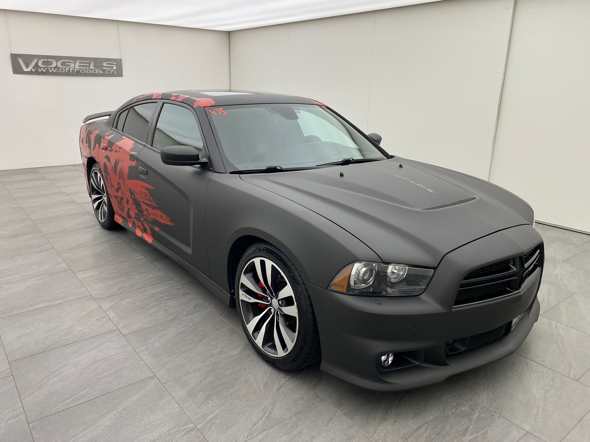 DODGE Charger 6.4 SRT-8-showroom-element-2