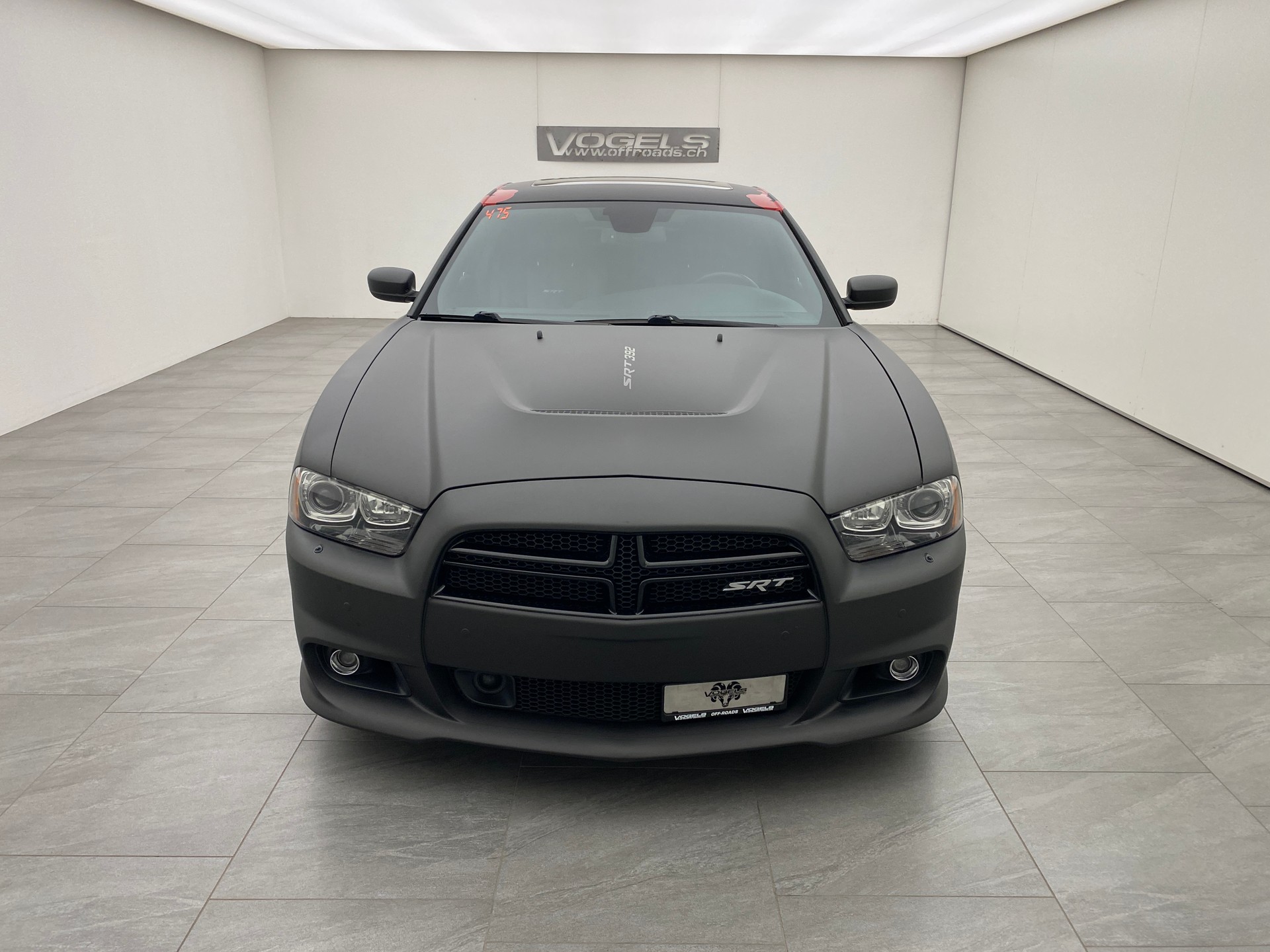 DODGE Charger 6.4 SRT-8-showroom-element-1