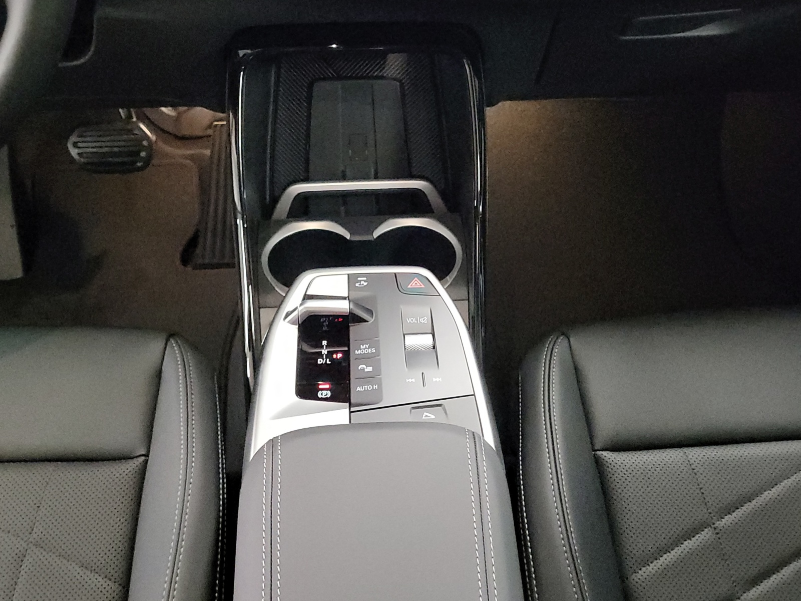 BMW X1 sDrive 18i-image-16