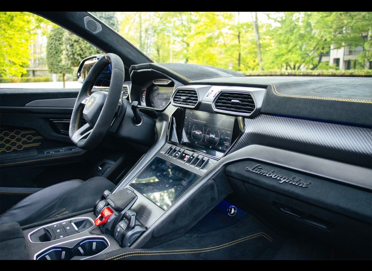 LAMBORGHINI LAMBORGHINI Urus E-Gear Performante 60 anniversario-image-3