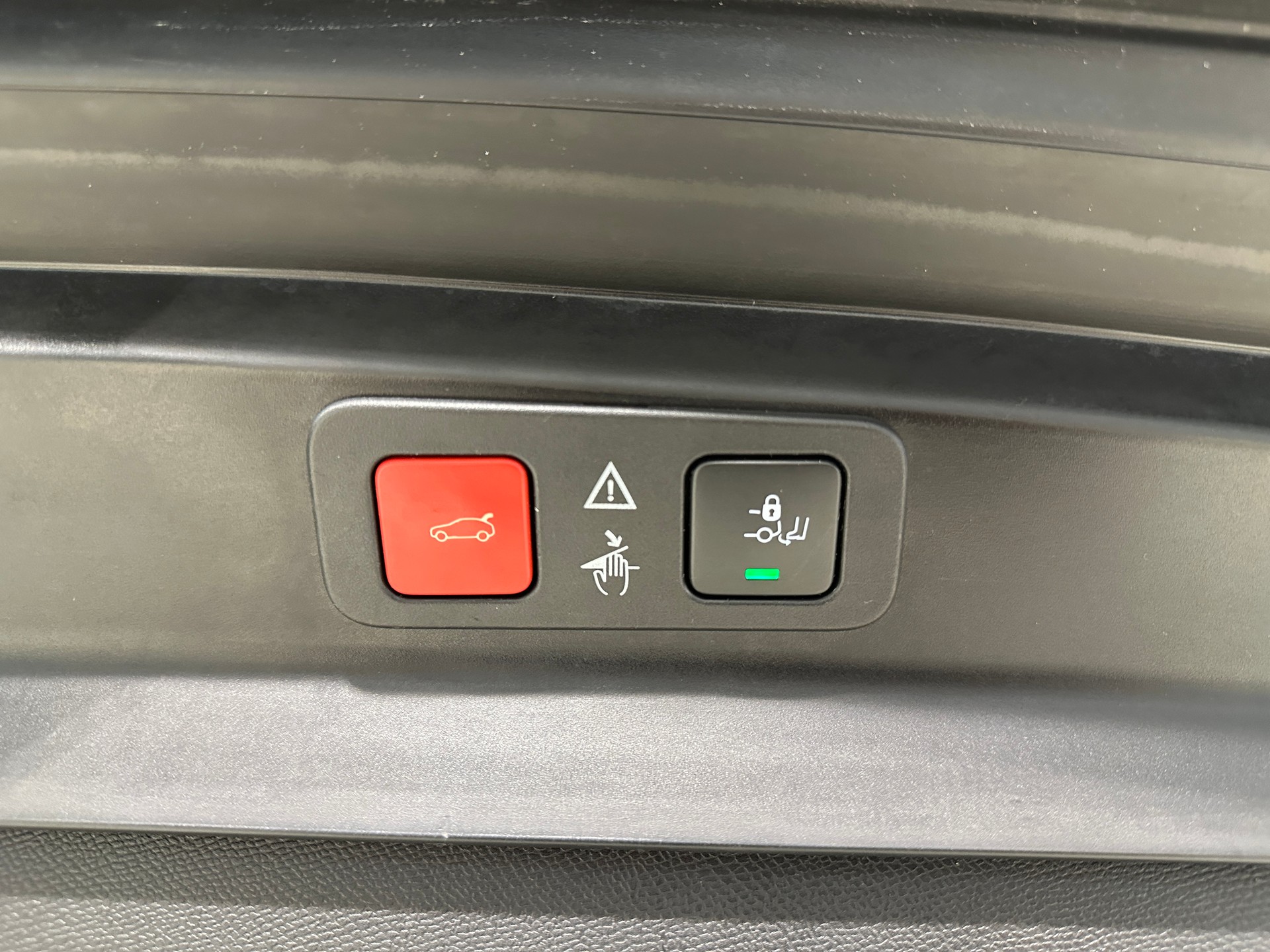 PEUGEOT 5008 1.5 BlueHDi Road Trip EAT8-image-30