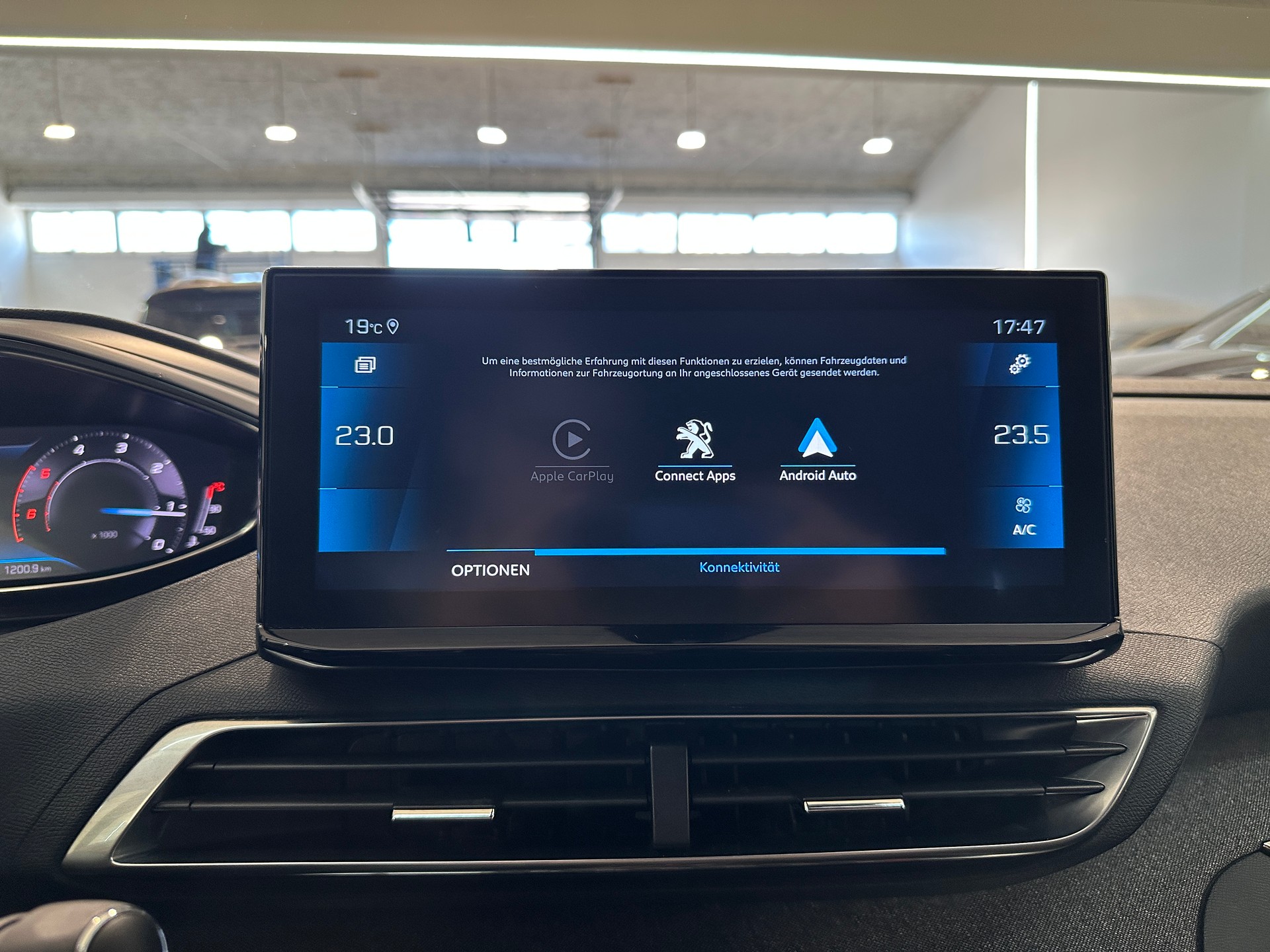 PEUGEOT 5008 1.5 BlueHDi Road Trip EAT8-image-17