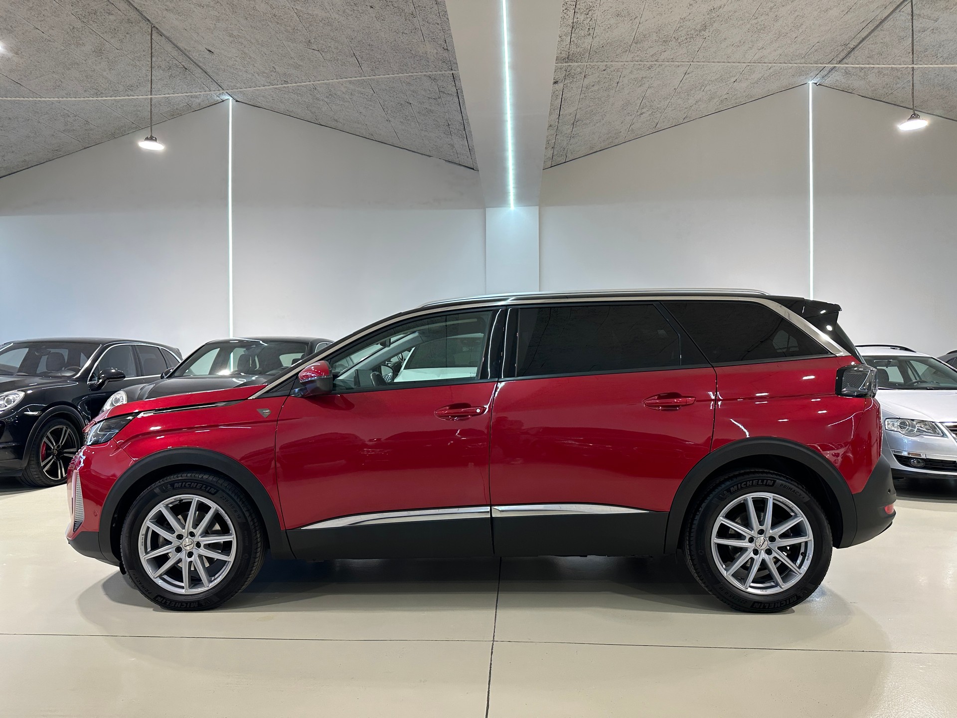 PEUGEOT 5008 1.5 BlueHDi Road Trip EAT8-image-4