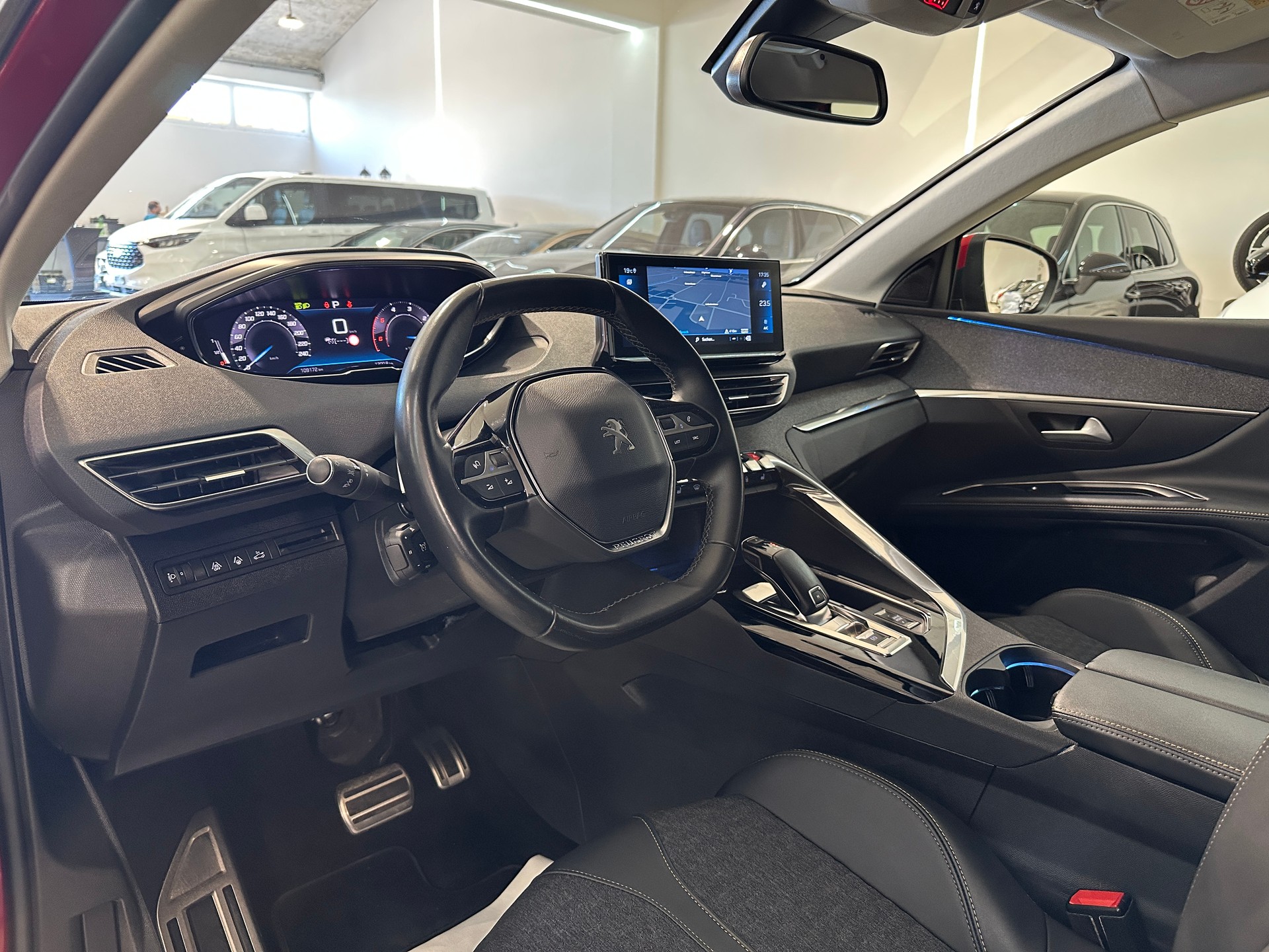 PEUGEOT 5008 1.5 BlueHDi Road Trip EAT8-image-1