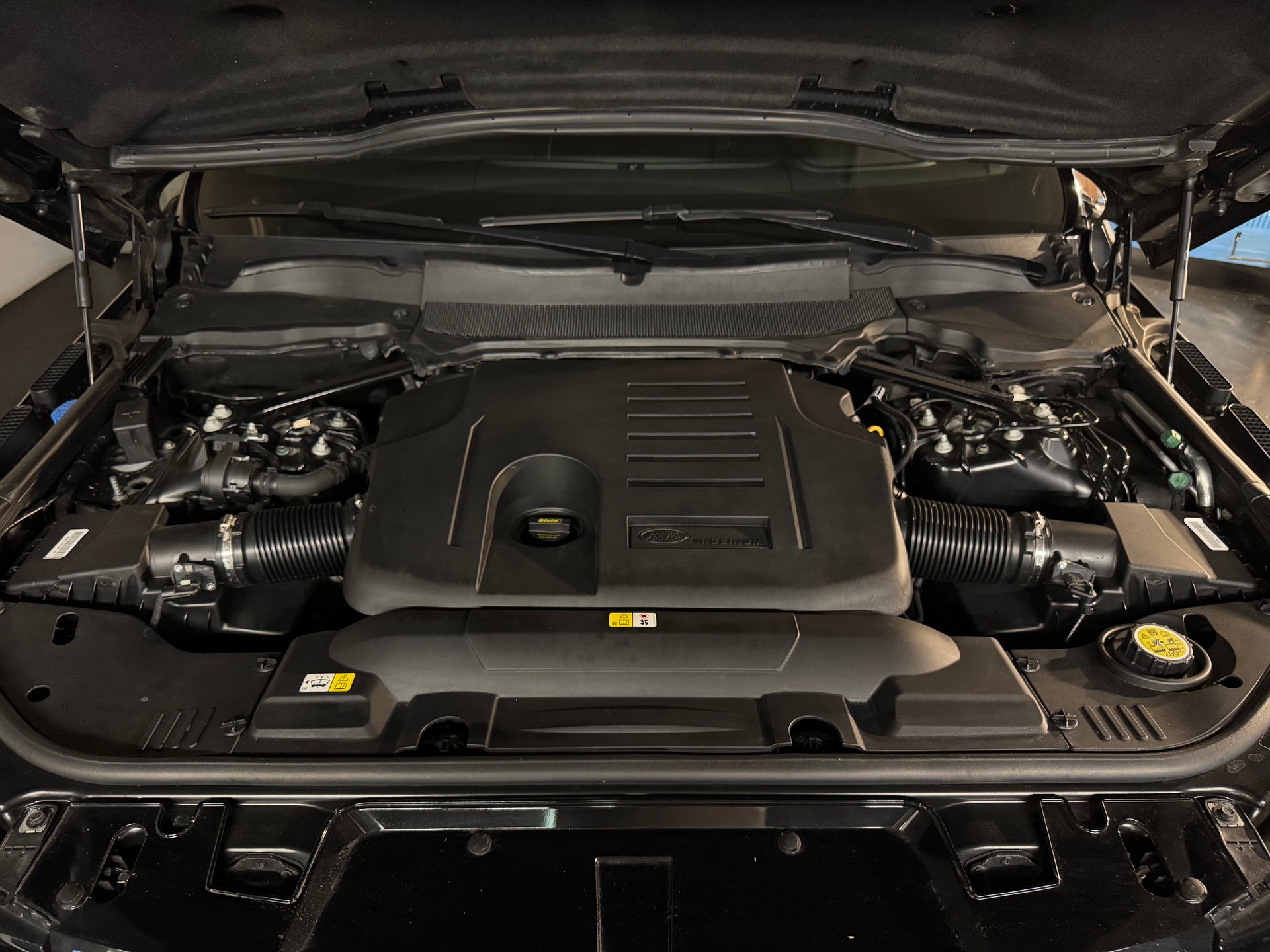 LAND ROVER Range Rover Sport P400 3.0 I6 MHEV HST Automatic-image-27