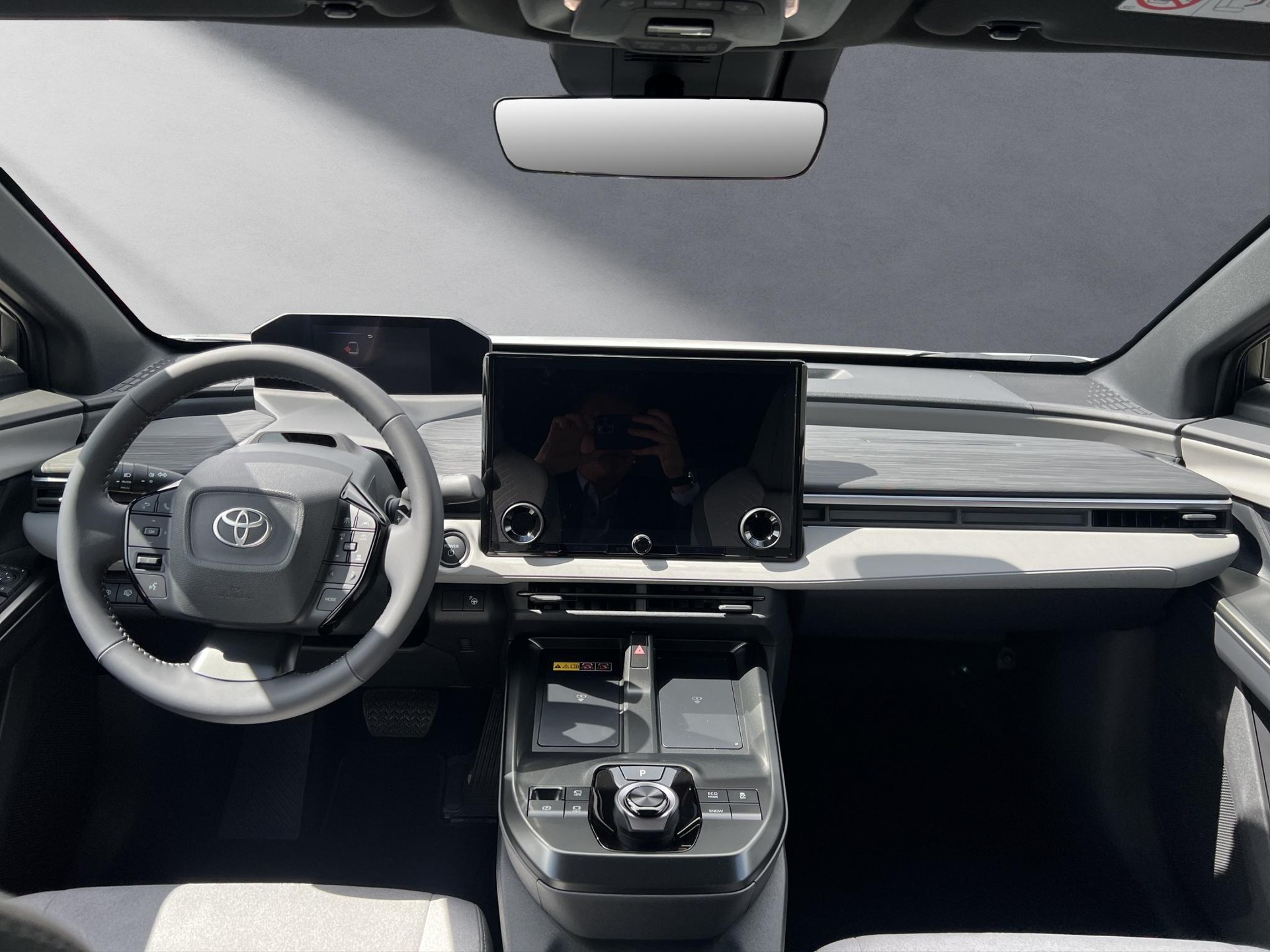 TOYOTA C-HR+ Premium AWD-image-10