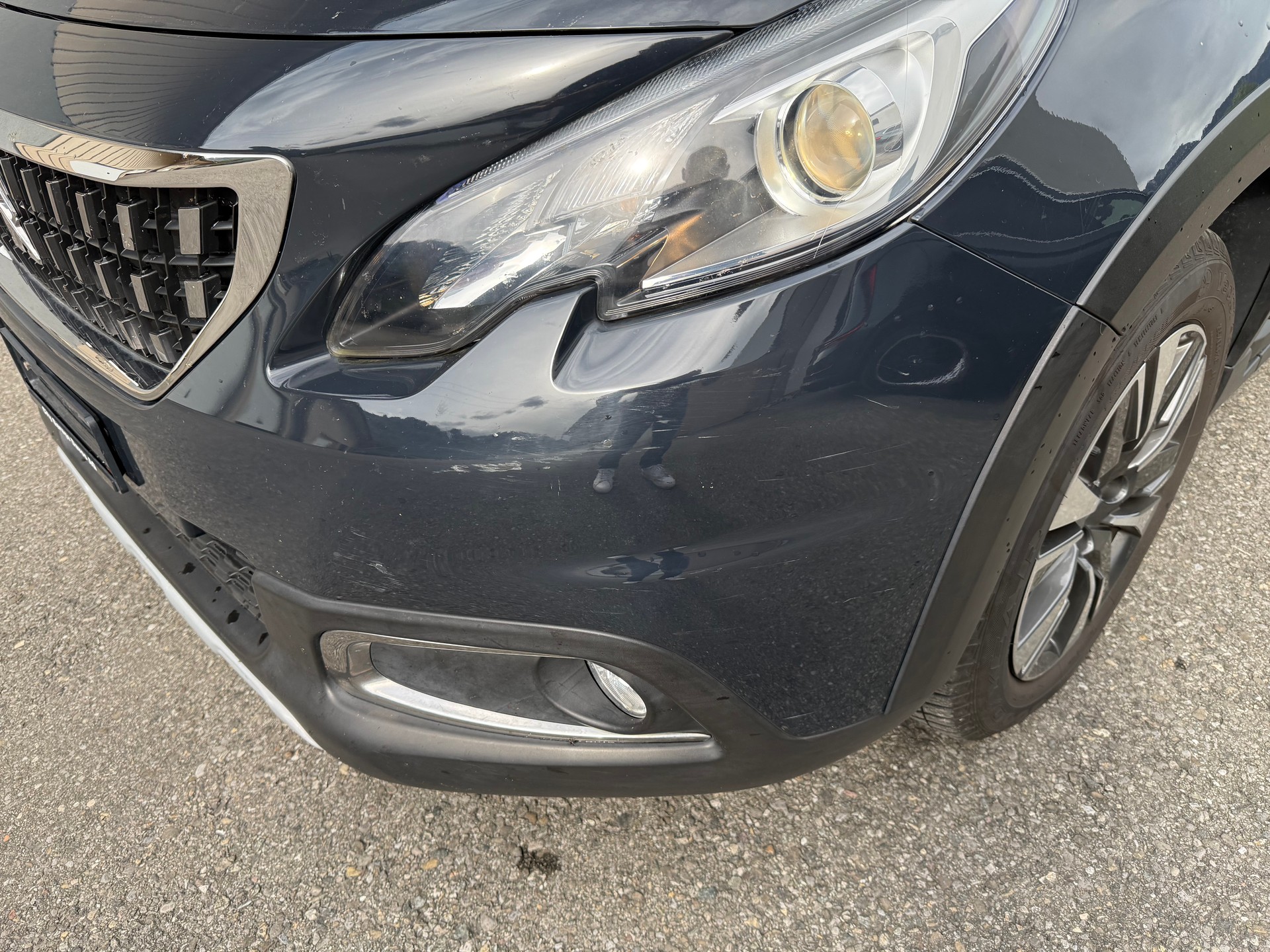 PEUGEOT 2008 1.5 BlueHDi Allure EAT-image-1