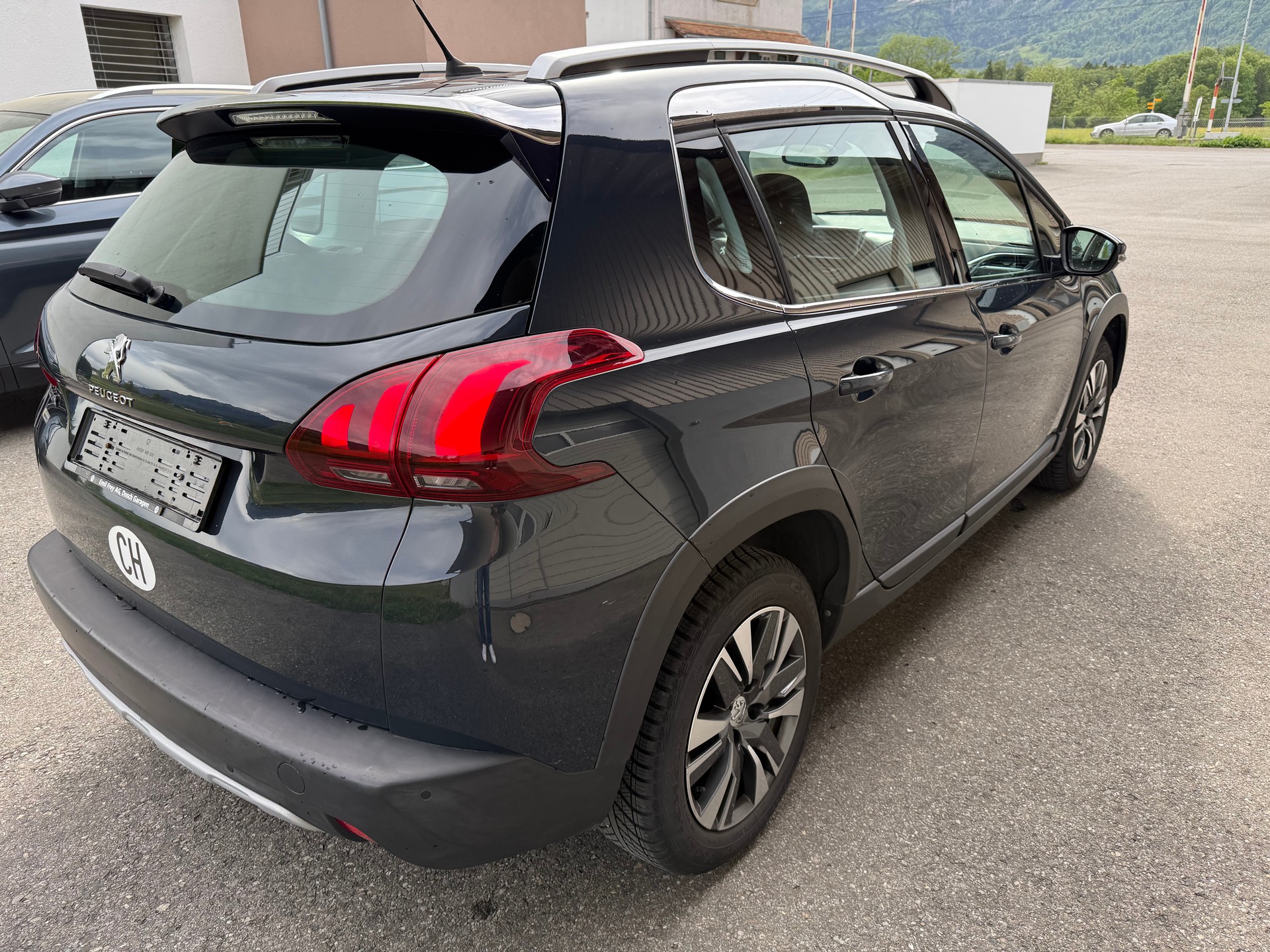 PEUGEOT 2008 1.5 BlueHDi Allure EAT-image-6
