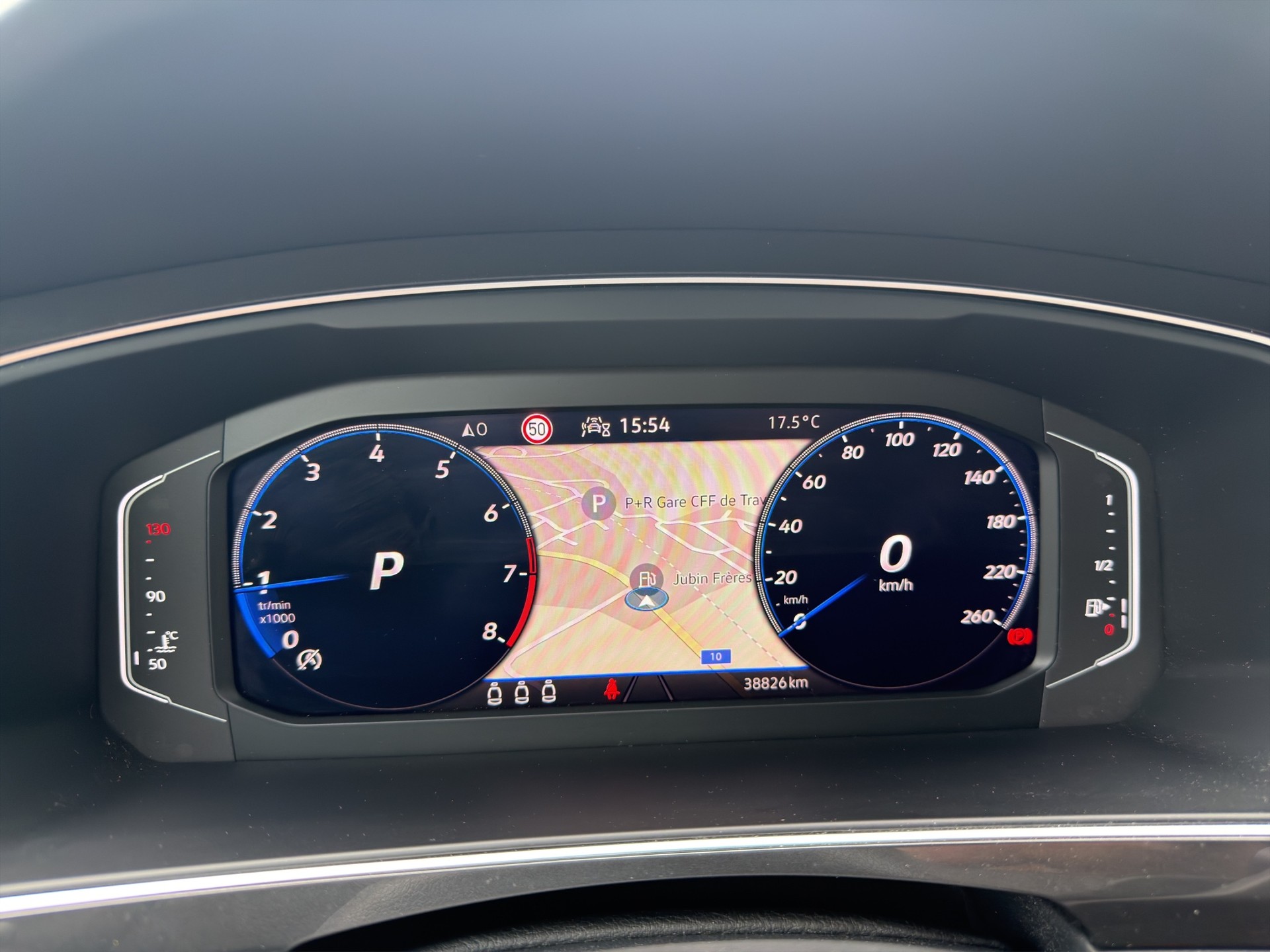 VW Tiguan 1.5 TSI R-Line 2WD-image-8