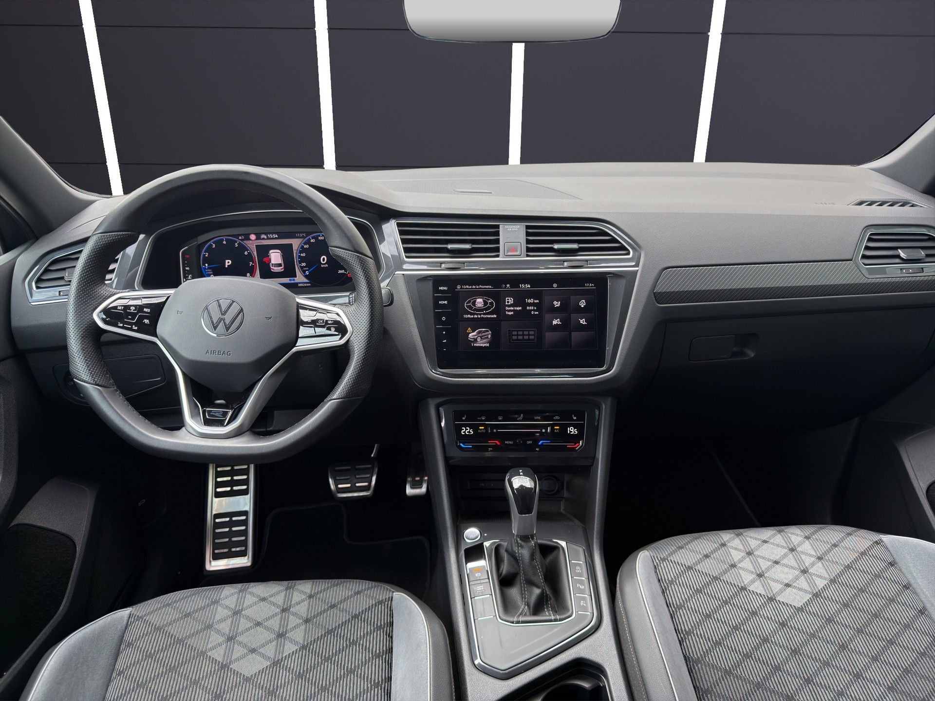 VW Tiguan 1.5 TSI R-Line 2WD-image-7