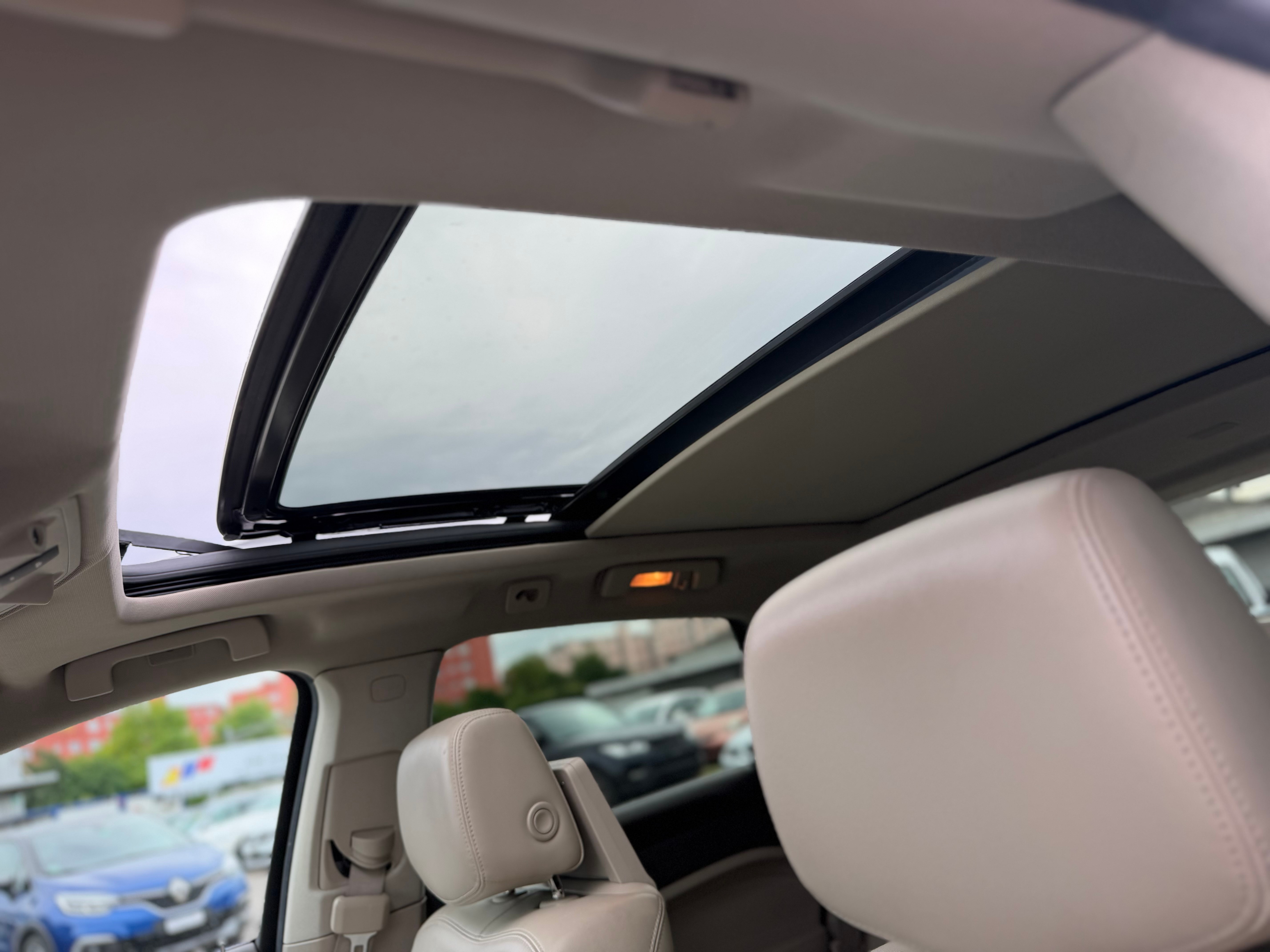CADILLAC SRX 3.6 V6 Sport Luxury 4WD Automatic — slika 17
